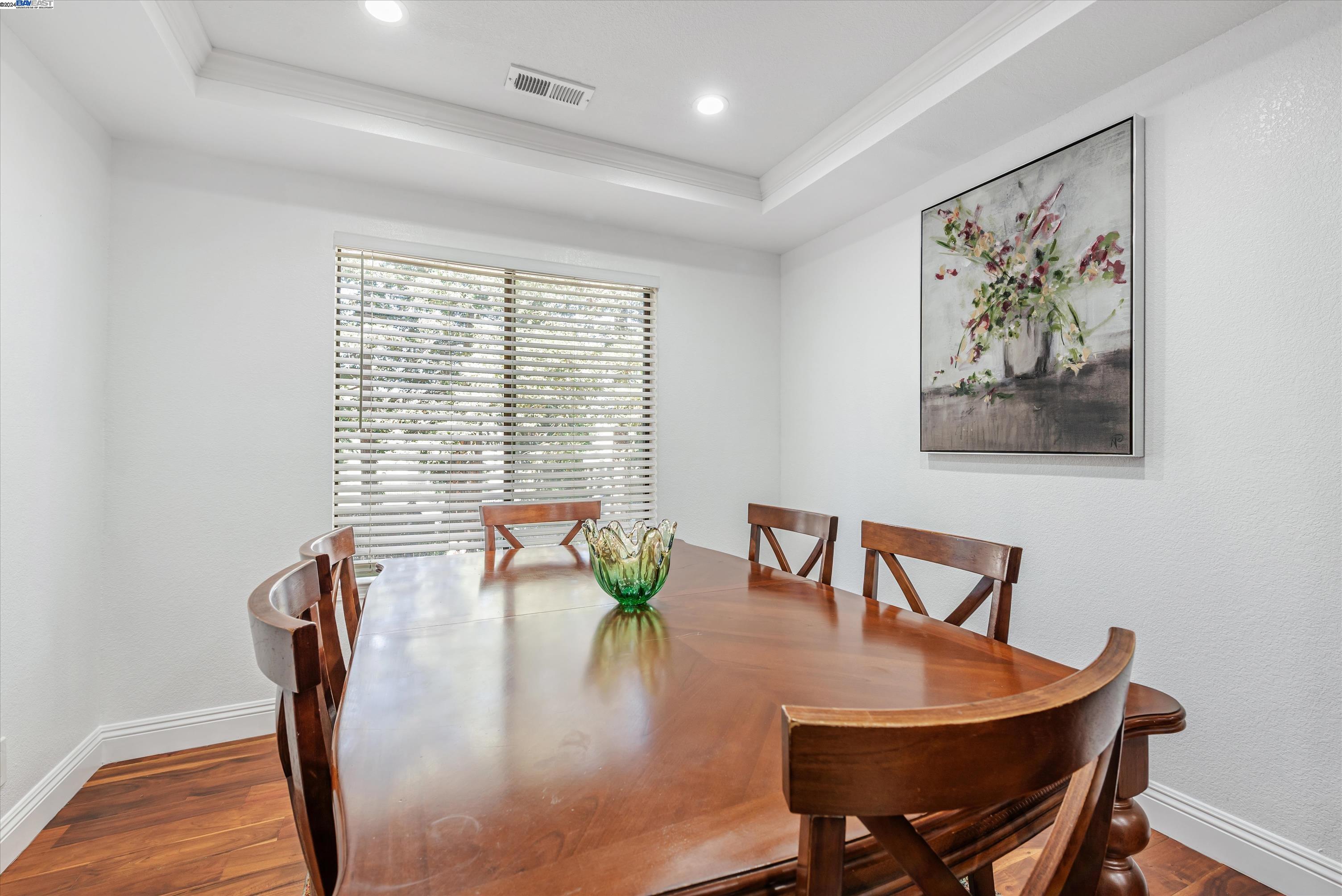 Detail Gallery Image 11 of 41 For 1150 Woodside Rd, Redwood City,  CA 94061-3694 - 2 Beds | 2/1 Baths