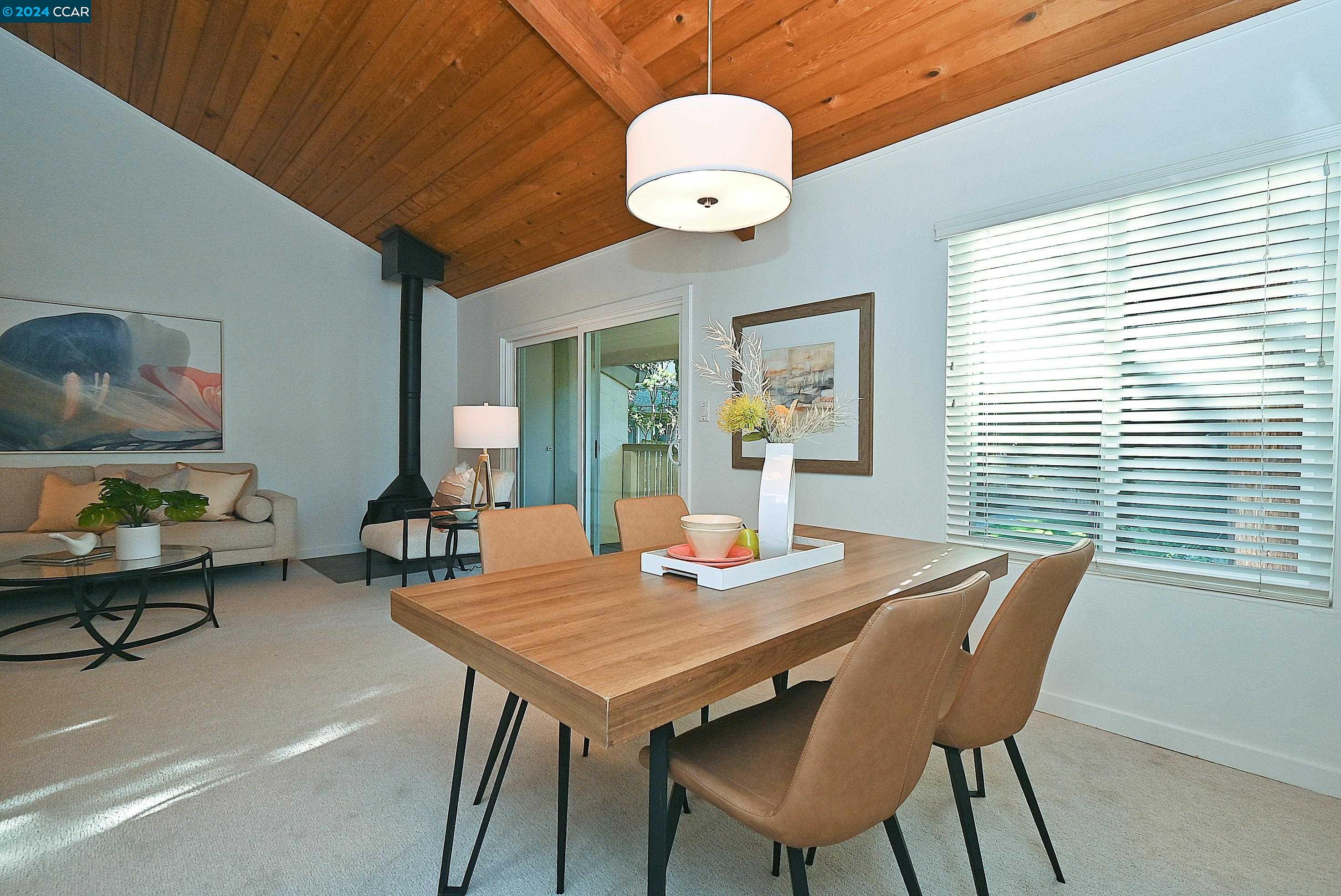 Photo #2: 41072421 Listing 