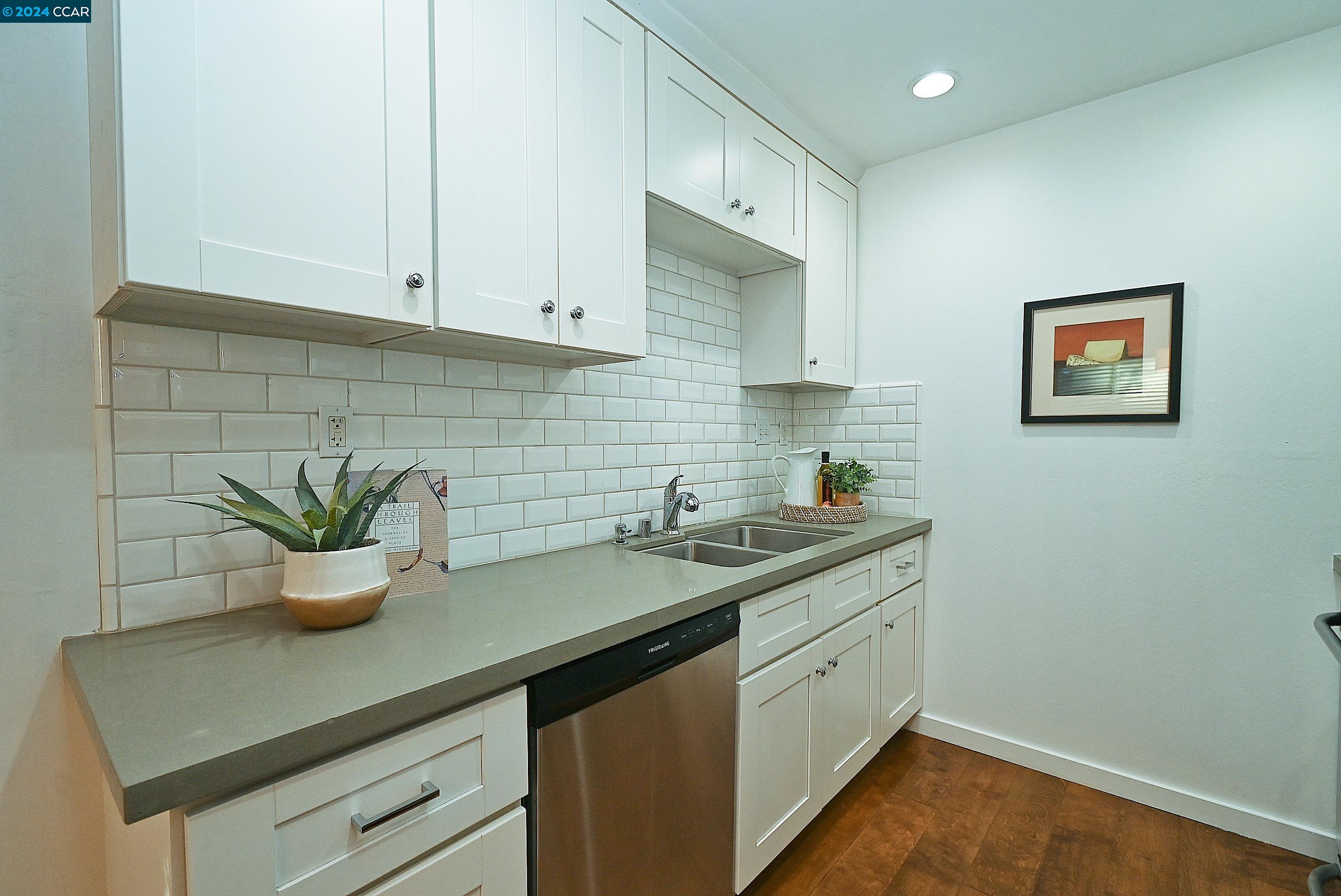 Detail Gallery Image 16 of 31 For 2700 Oak Rd #29,  Walnut Creek,  CA 94597 - 3 Beds | 2 Baths