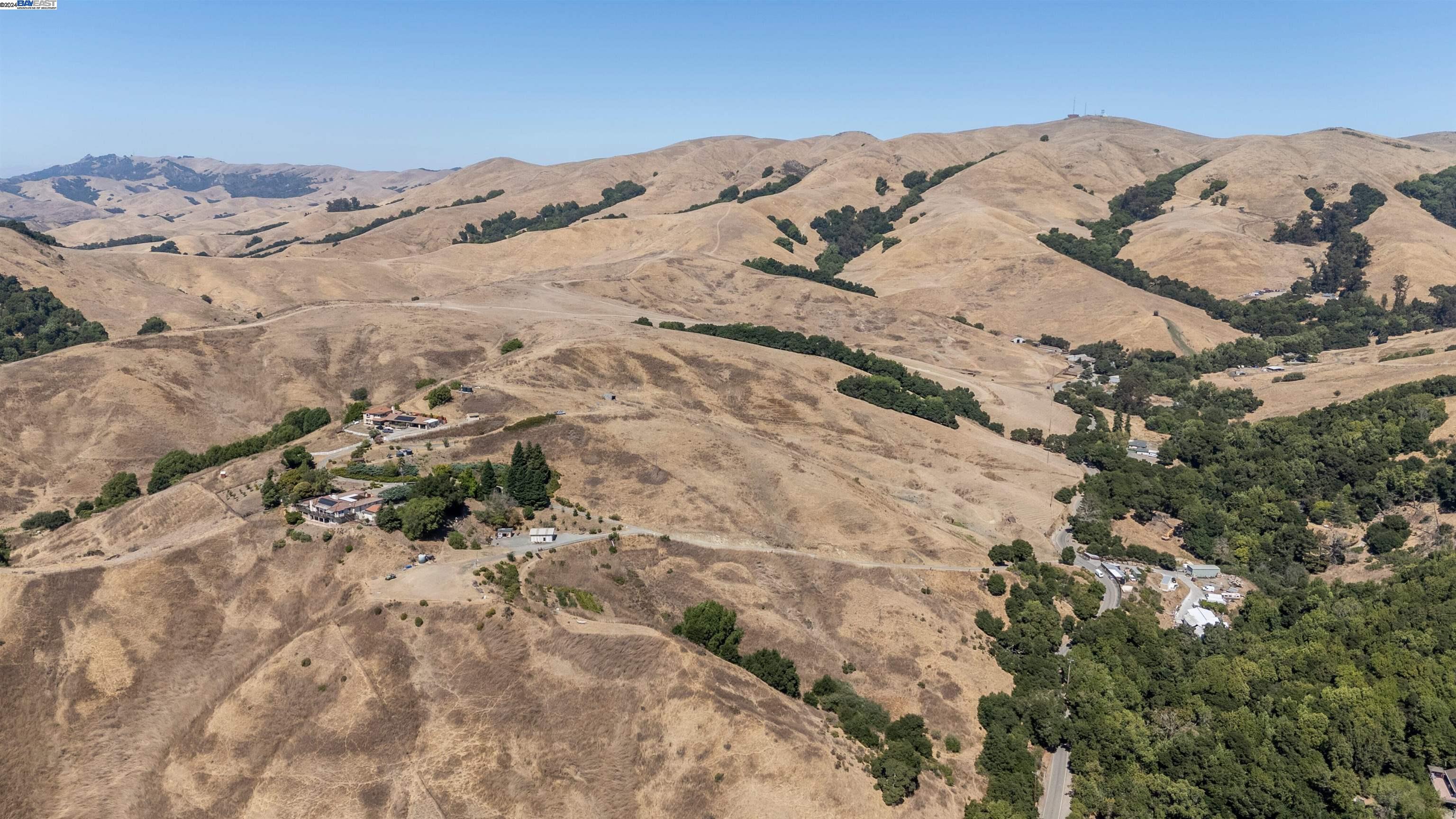 Detail Gallery Image 3 of 25 For 21479 Eden Canyon Rd, Castro Valley,  CA 94552 - – Beds | – Baths