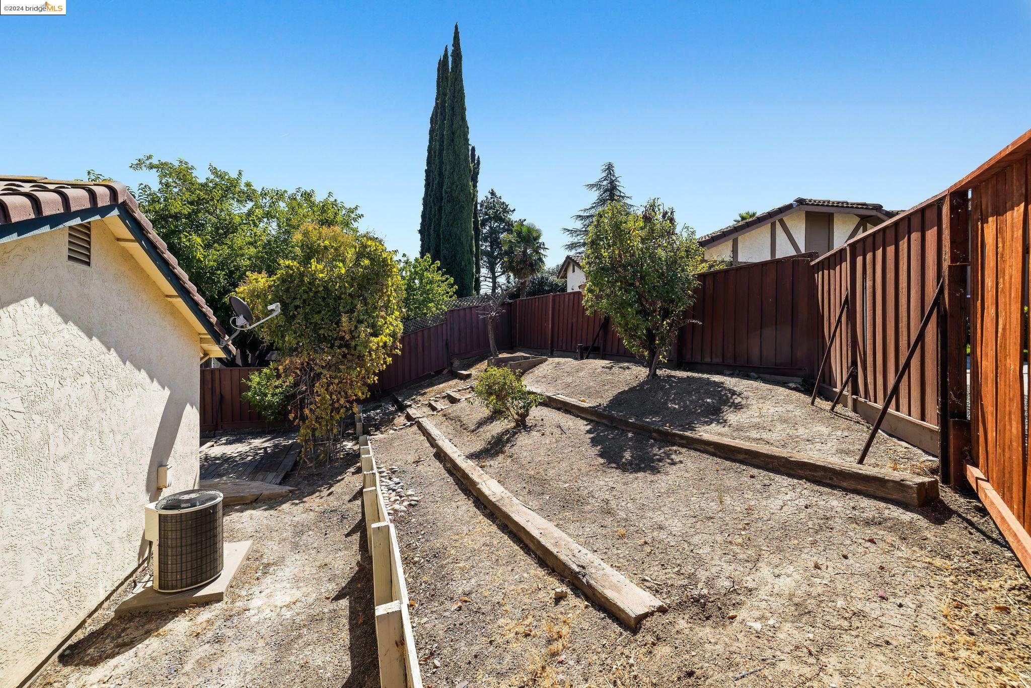 Detail Gallery Image 43 of 46 For 2716 Carpinteria Dr, Antioch,  CA 94531 - 2 Beds | 2 Baths