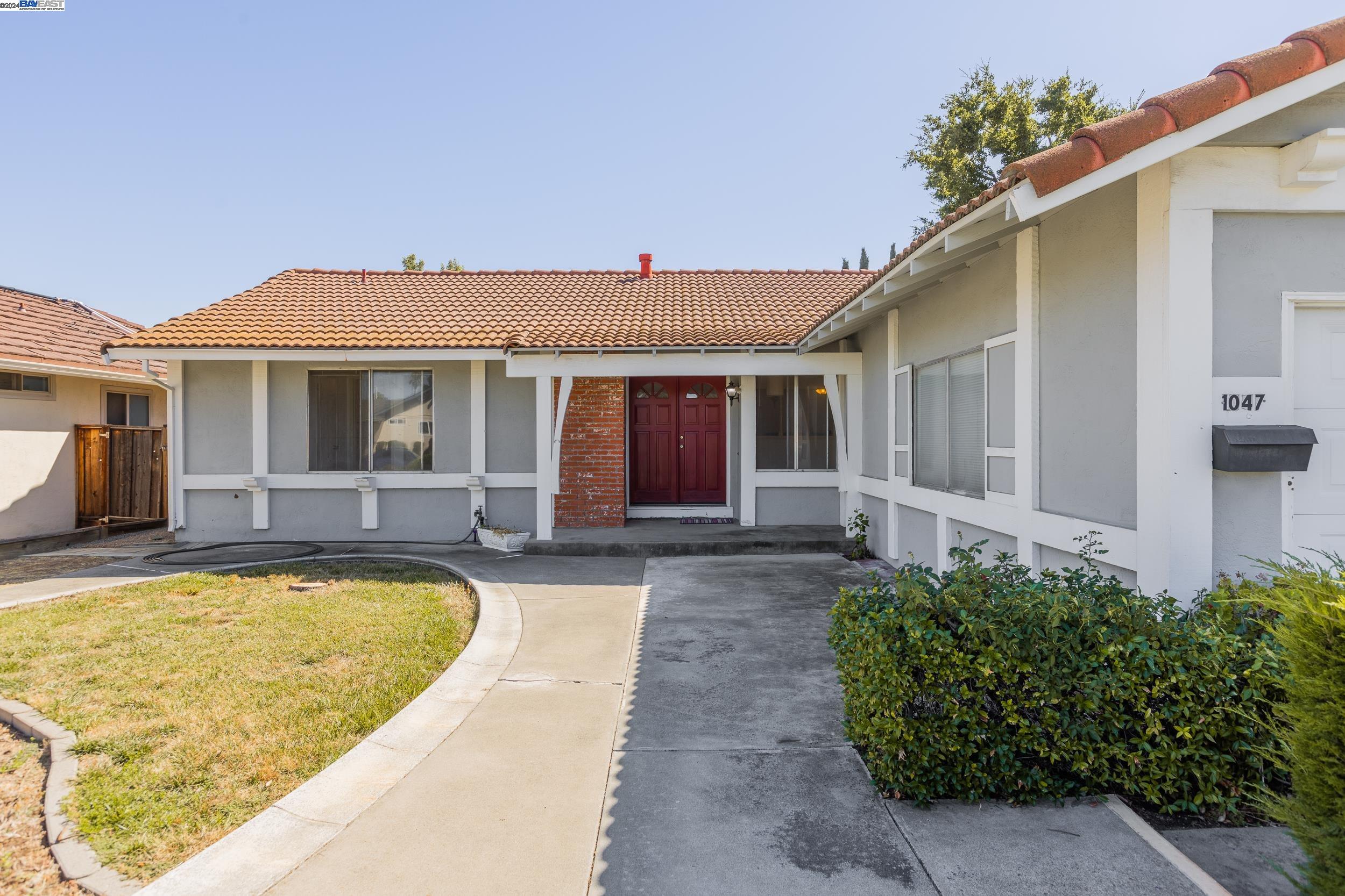 Detail Gallery Image 1 of 1 For 1047 Lakehurst Rd, Livermore,  CA 94551 - 3 Beds | 2 Baths