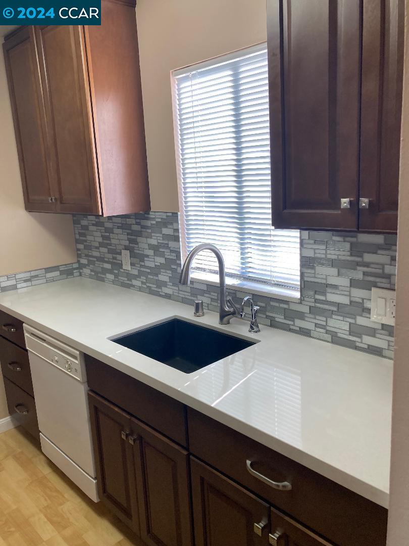 Photo #3: 41072506 Listing 