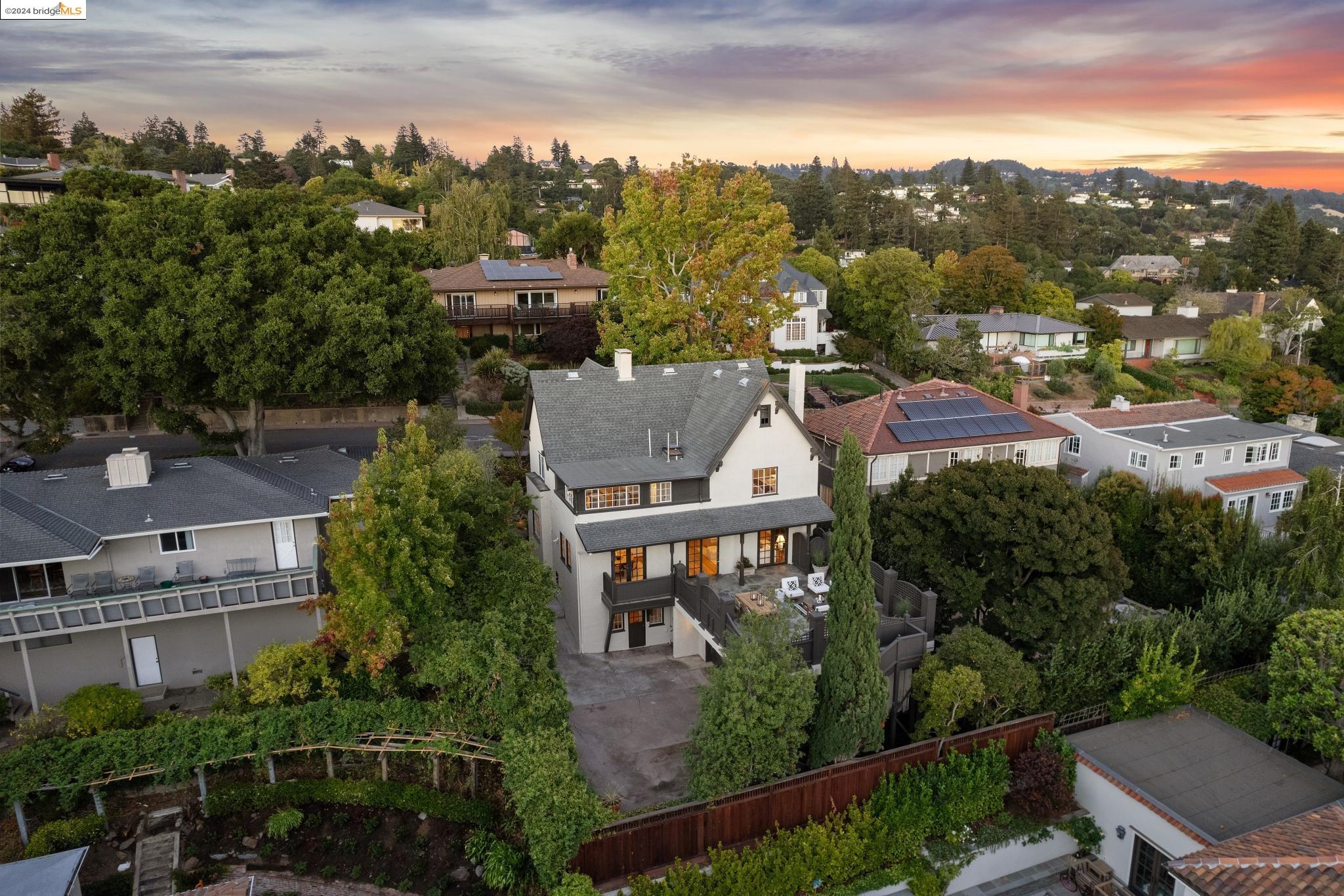 Detail Gallery Image 56 of 59 For 459 Mountain Ave, Piedmont,  CA 94611 - 4 Beds | 3/1 Baths