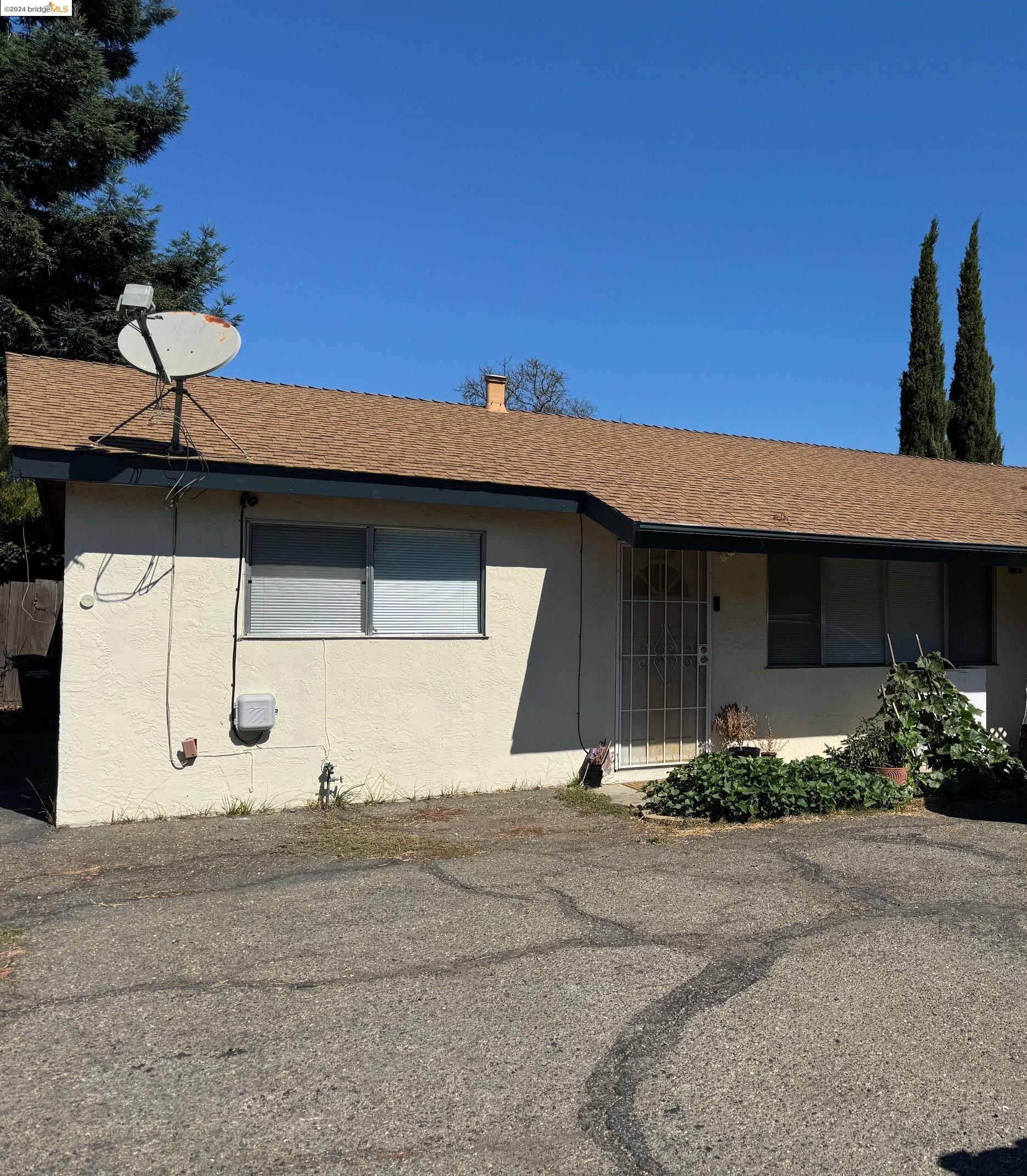 2114 W Avenue 136Th, San Leandro, California 94577, 2 Bedrooms Bedrooms, 5 Rooms Rooms,1 BathroomBathrooms,Residential,For Sale,2114 W Avenue 136Th,41072567