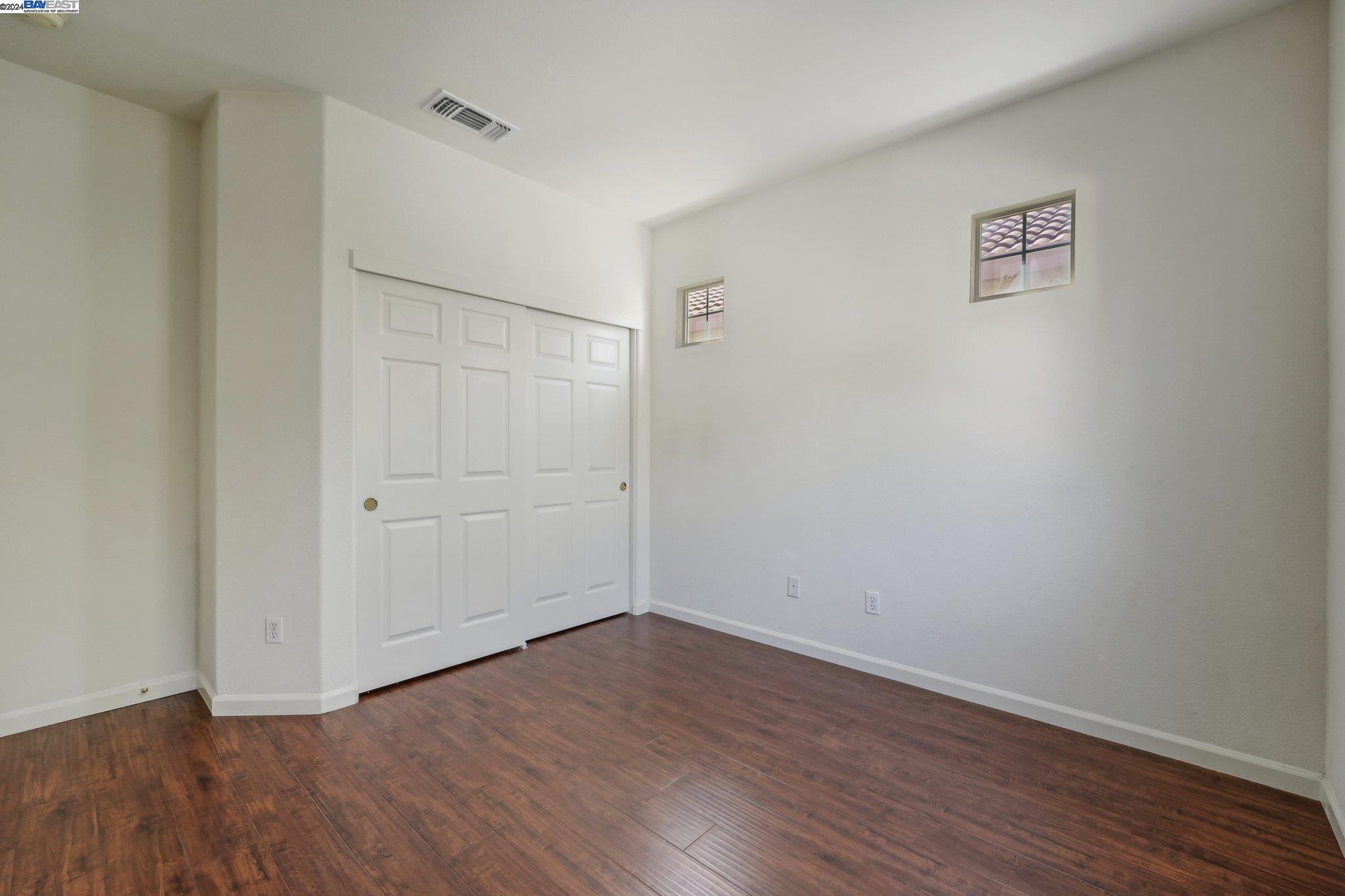 Detail Gallery Image 27 of 60 For 156 Crescent Plz, Pleasant Hill,  CA 94523 - 3 Beds | 2/1 Baths