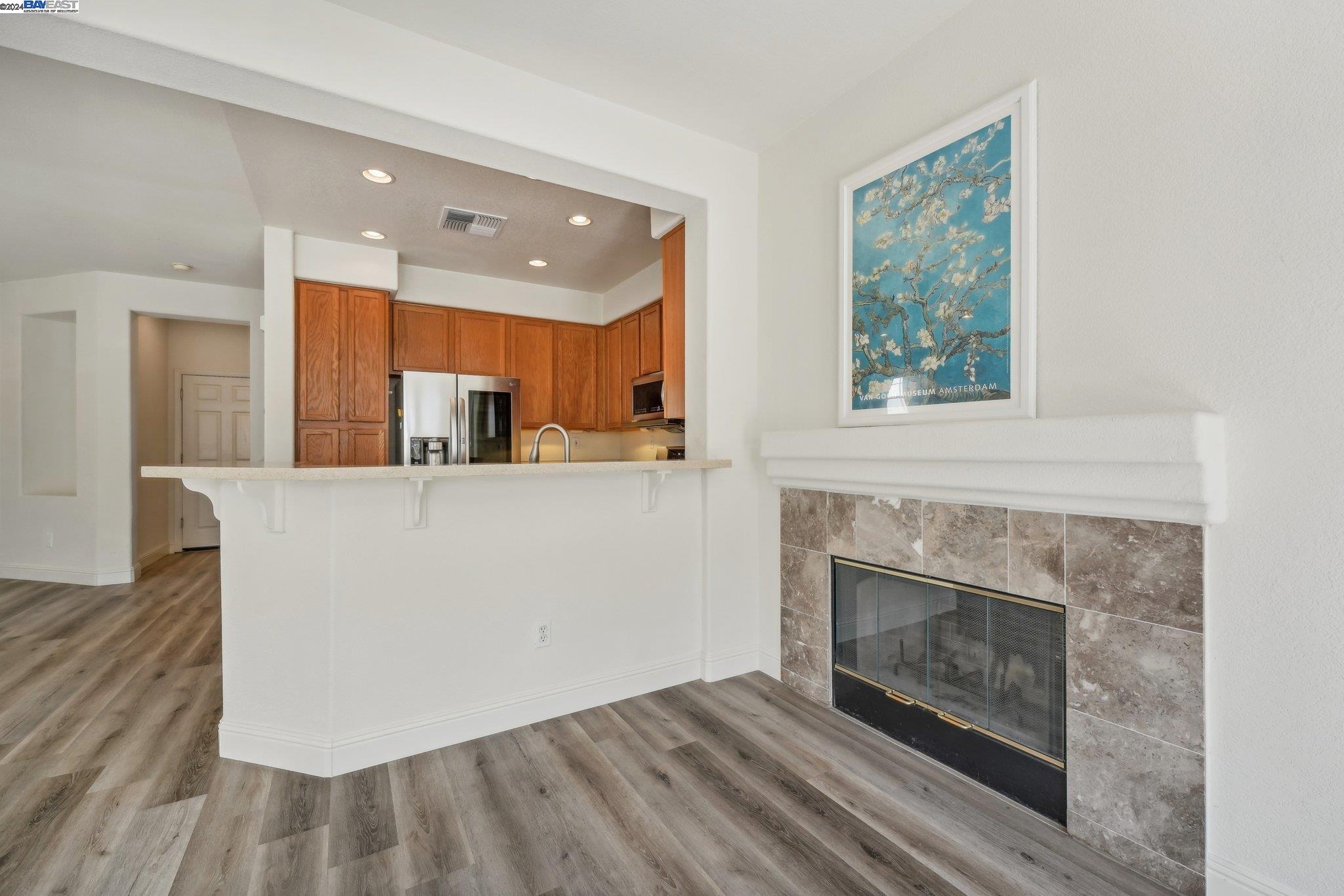 Detail Gallery Image 58 of 60 For 156 Crescent Plz, Pleasant Hill,  CA 94523 - 3 Beds | 2/1 Baths