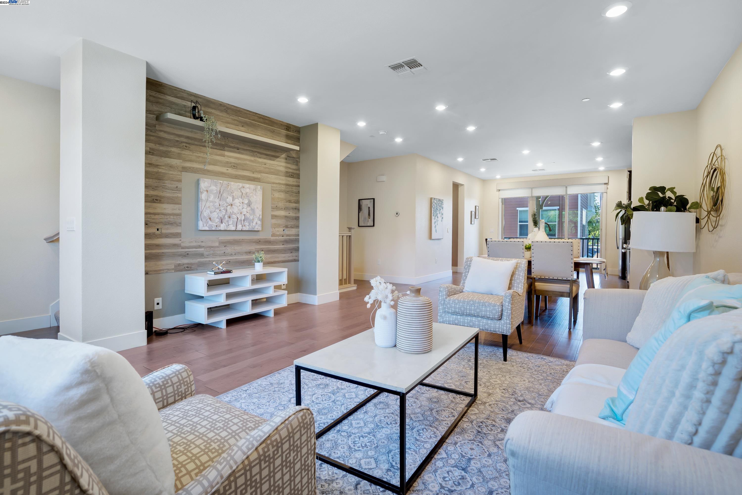 Photo #5: 41072592 Listing 