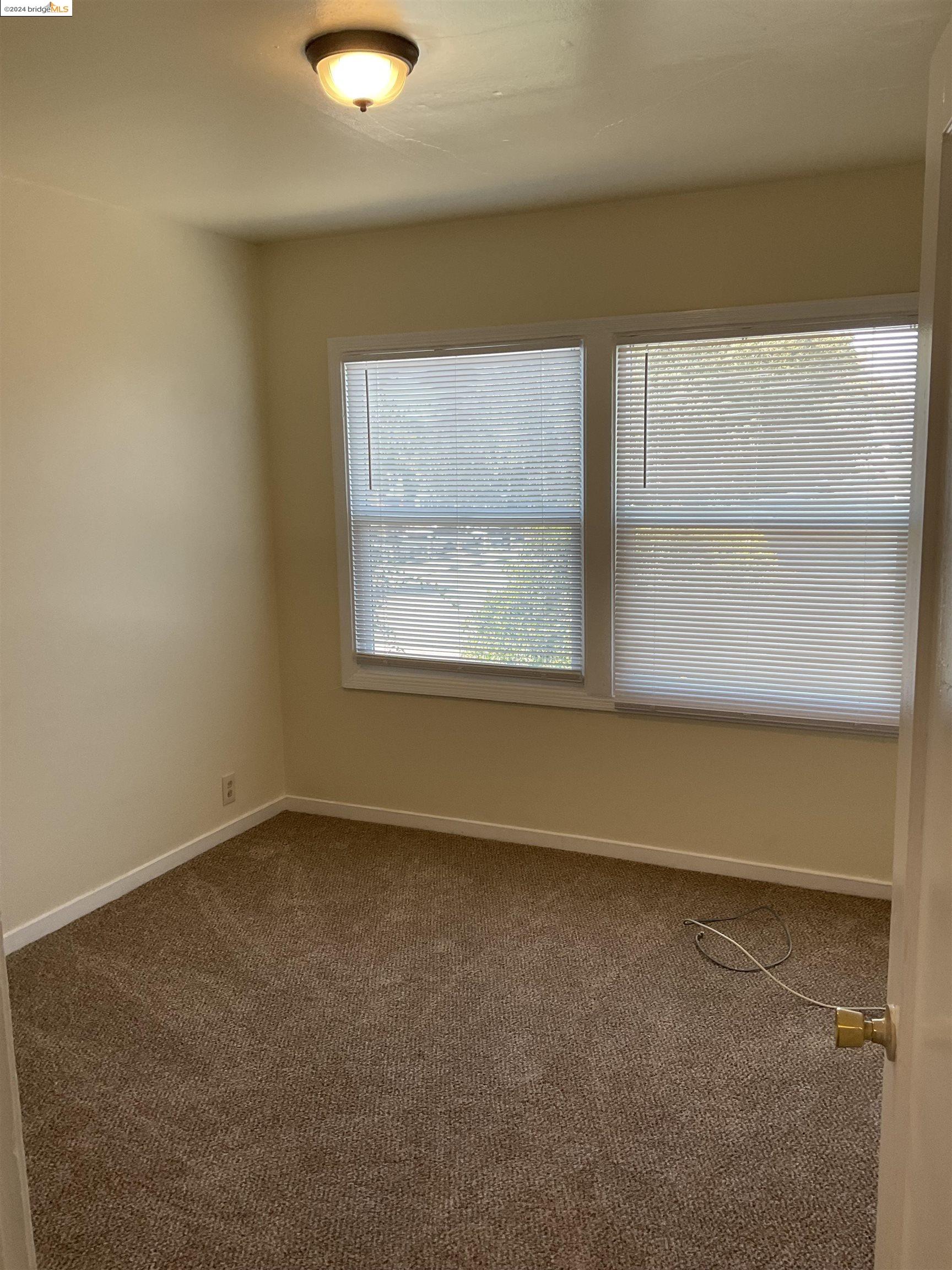 Detail Gallery Image 6 of 7 For 508 Mc Laughlin St., Richmond,  CA 94805 - 2 Beds | 1 Baths