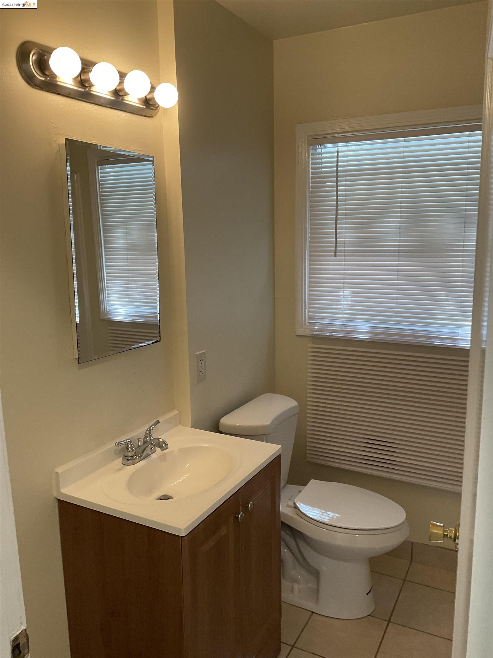 Detail Gallery Image 7 of 7 For 508 Mc Laughlin St., Richmond,  CA 94805 - 2 Beds | 1 Baths
