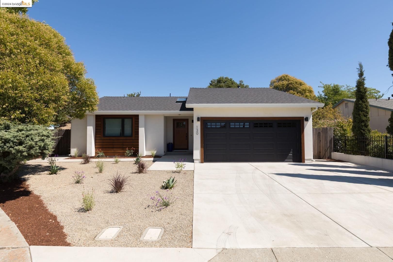 Detail Gallery Image 1 of 1 For 130 Azalea Ct, Hercules,  CA 94547 - 3 Beds | 2 Baths