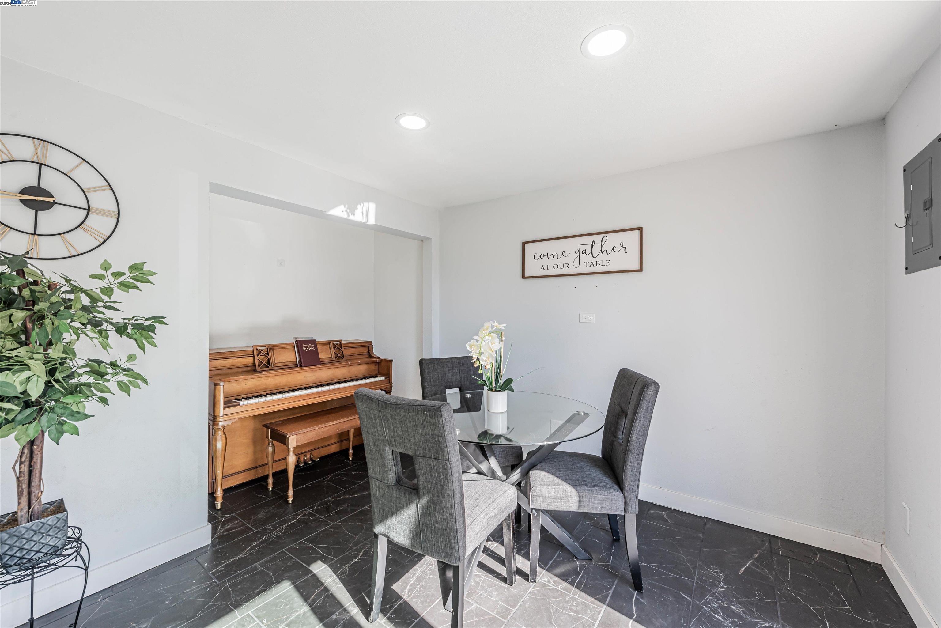 Detail Gallery Image 42 of 60 For 9280 D St, Oakland,  CA 94603 - 4 Beds | 2 Baths