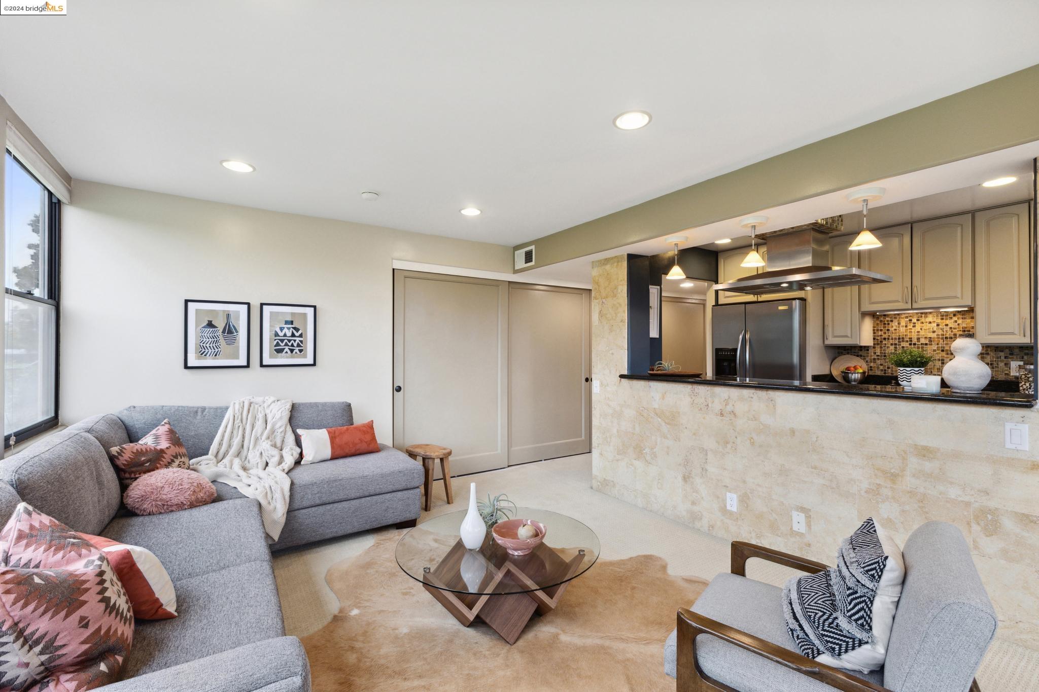 Photo #4: 41072700 Listing 