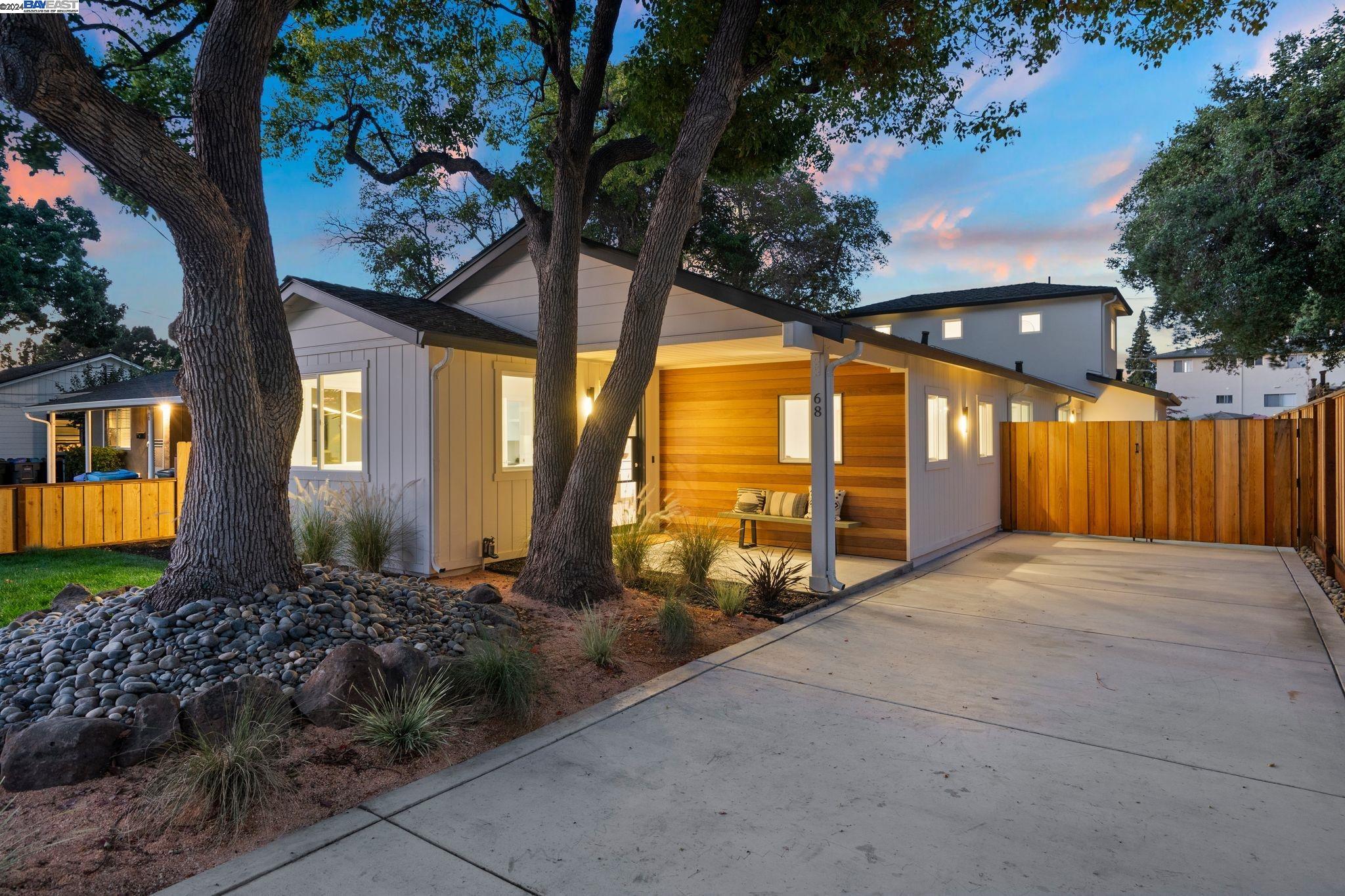 Detail Gallery Image 1 of 1 For 68 Centre St, Mountain View,  CA 94041 - 4 Beds | 3 Baths