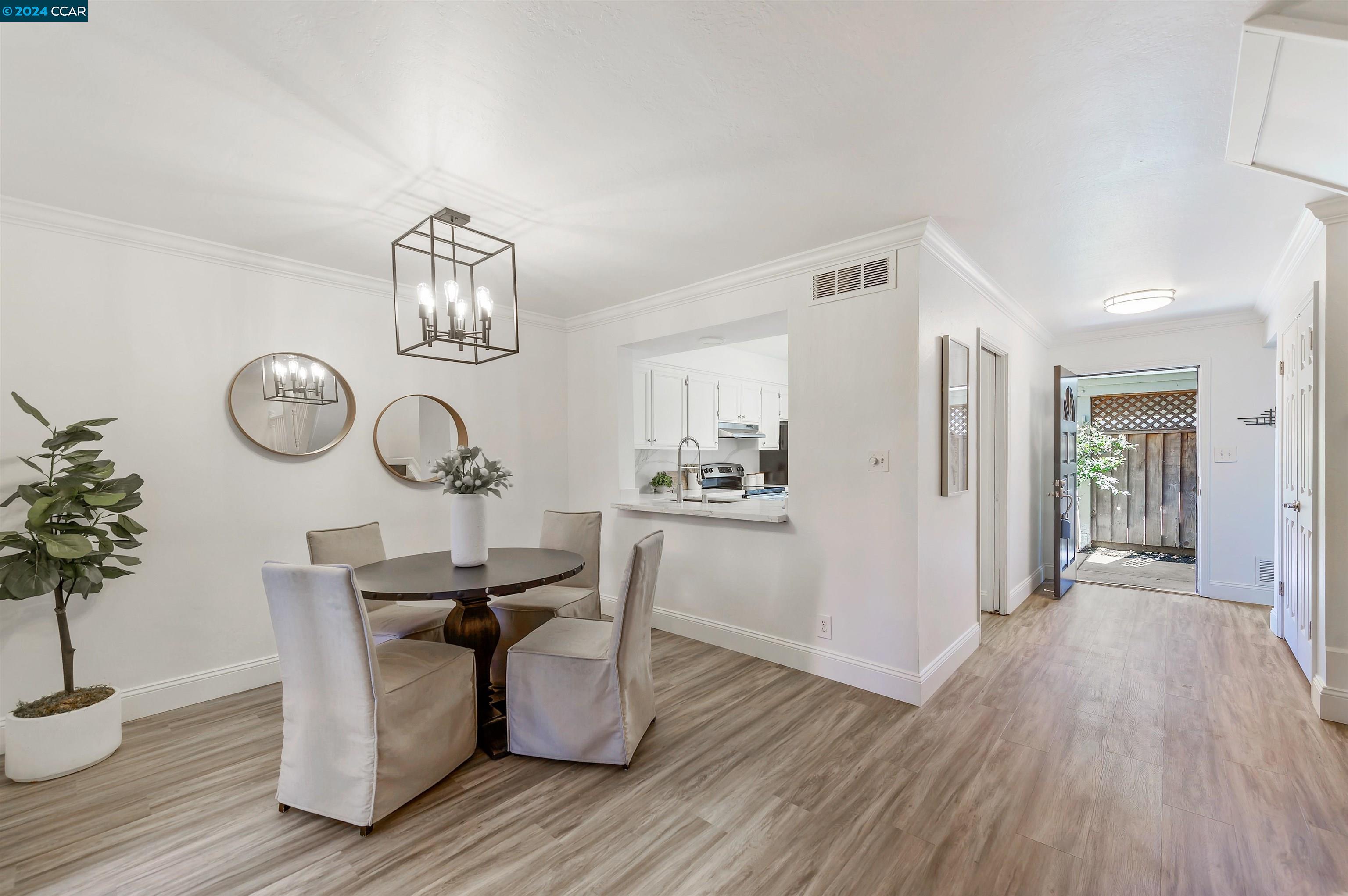 Photo #6: 41072807 Listing 