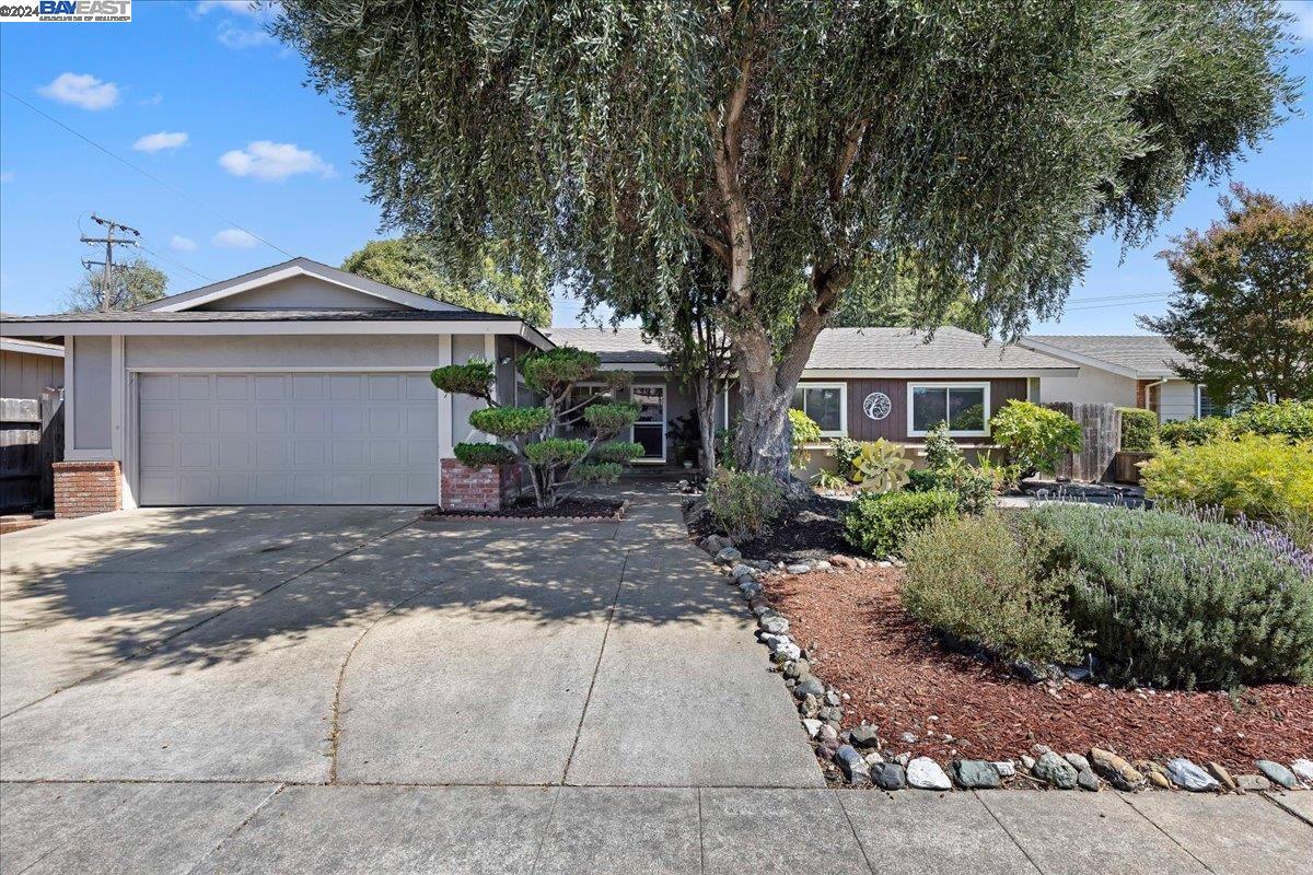 Detail Gallery Image 1 of 1 For 8887 Davona Dr, Dublin,  CA 94568 - 3 Beds | 2 Baths