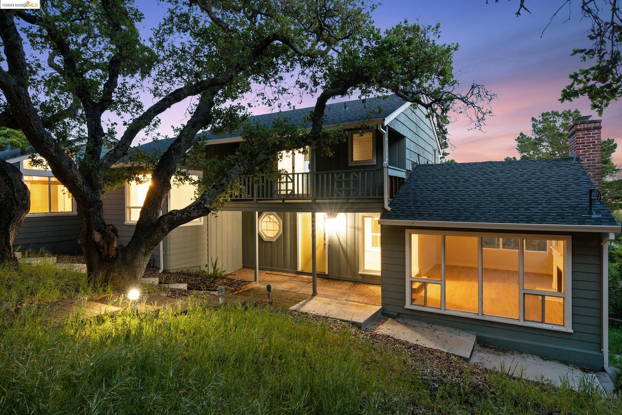 Detail Gallery Image 1 of 1 For 4346 Short Hill Rd, Oakland,  CA 94605 - 5 Beds | 4/1 Baths