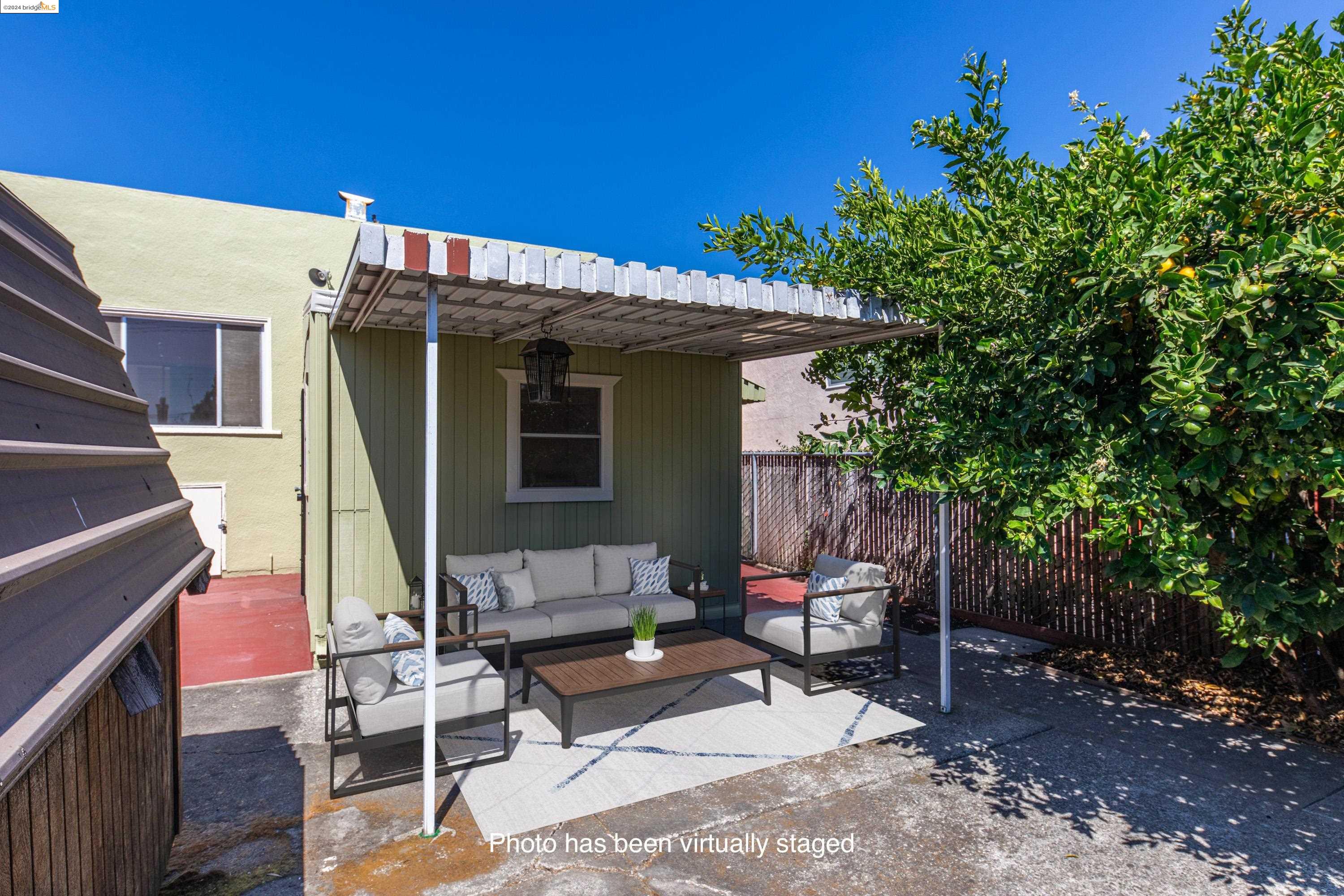 2714 67th Ave, Oakland, California 94605, 2 Bedrooms Bedrooms, 5 Rooms Rooms,1 BathroomBathrooms,Residential,For Sale,2714 67th Ave,41073020