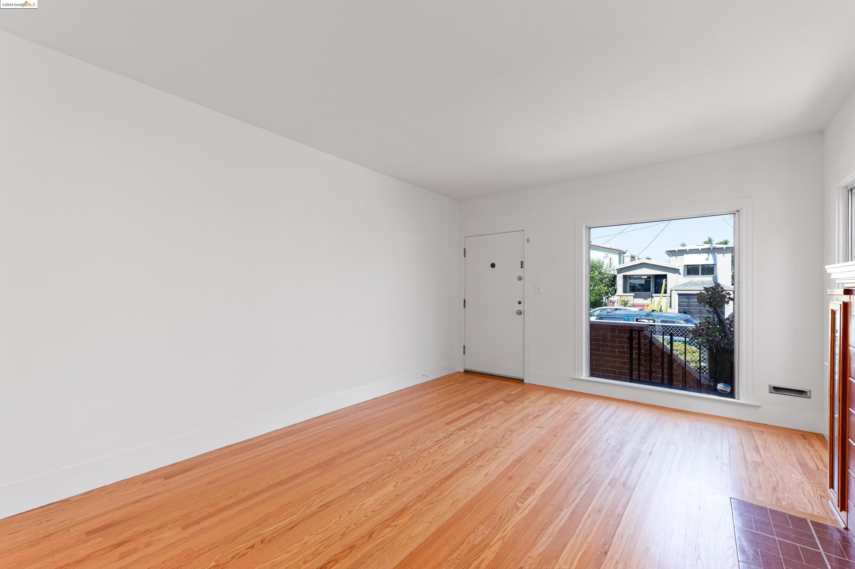 2714 67th Ave, Oakland, California 94605, 2 Bedrooms Bedrooms, 5 Rooms Rooms,1 BathroomBathrooms,Residential,For Sale,2714 67th Ave,41073020