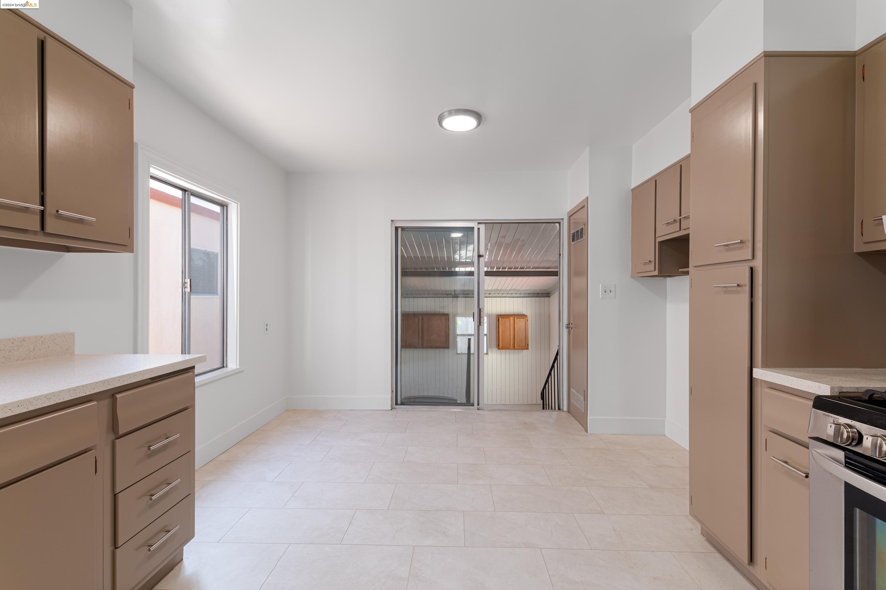2714 67th Ave, Oakland, California 94605, 2 Bedrooms Bedrooms, 5 Rooms Rooms,1 BathroomBathrooms,Residential,For Sale,2714 67th Ave,41073020
