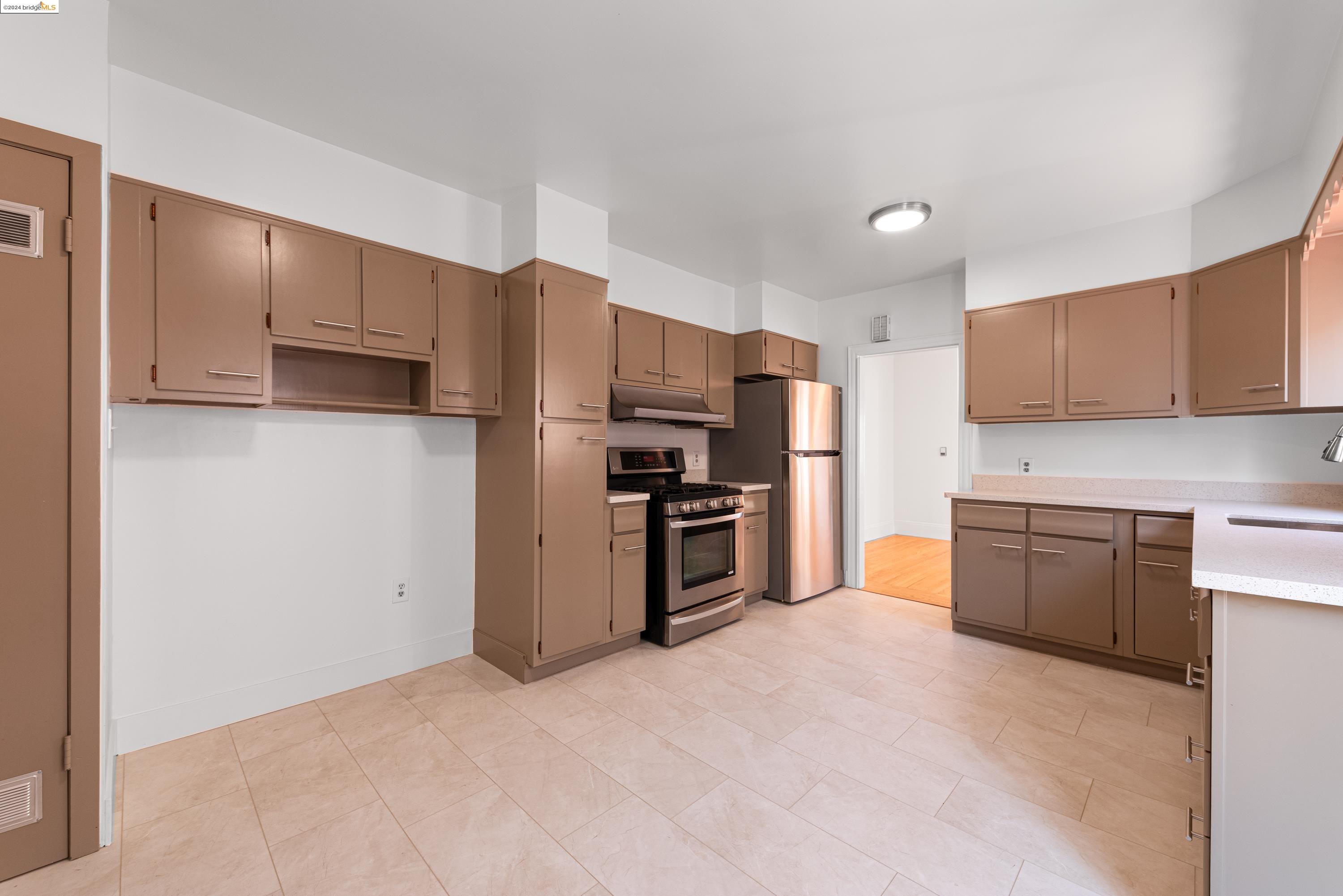 2714 67th Ave, Oakland, California 94605, 2 Bedrooms Bedrooms, 5 Rooms Rooms,1 BathroomBathrooms,Residential,For Sale,2714 67th Ave,41073020