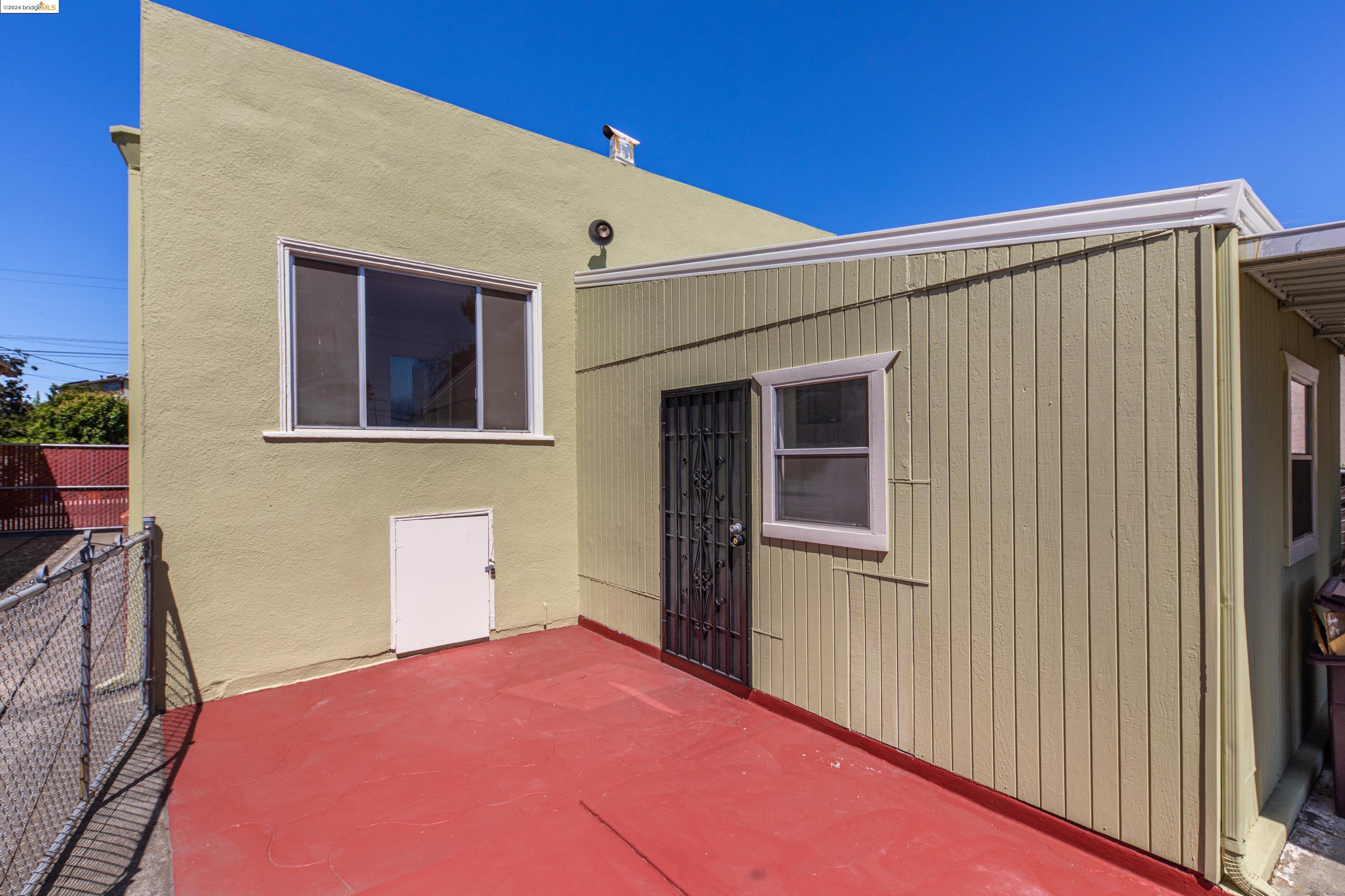 2714 67th Ave, Oakland, California 94605, 2 Bedrooms Bedrooms, 5 Rooms Rooms,1 BathroomBathrooms,Residential,For Sale,2714 67th Ave,41073020