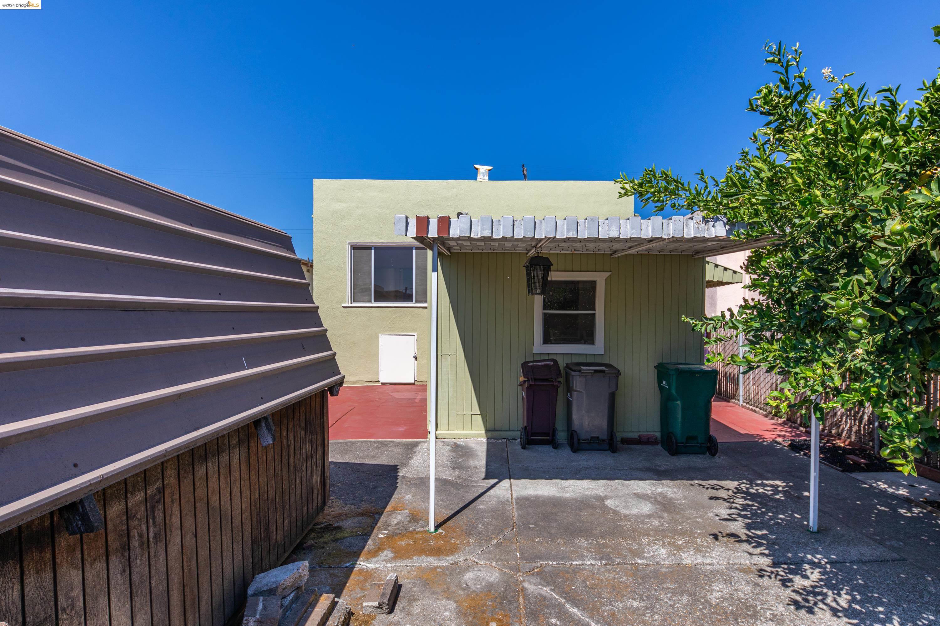 2714 67th Ave, Oakland, California 94605, 2 Bedrooms Bedrooms, 5 Rooms Rooms,1 BathroomBathrooms,Residential,For Sale,2714 67th Ave,41073020