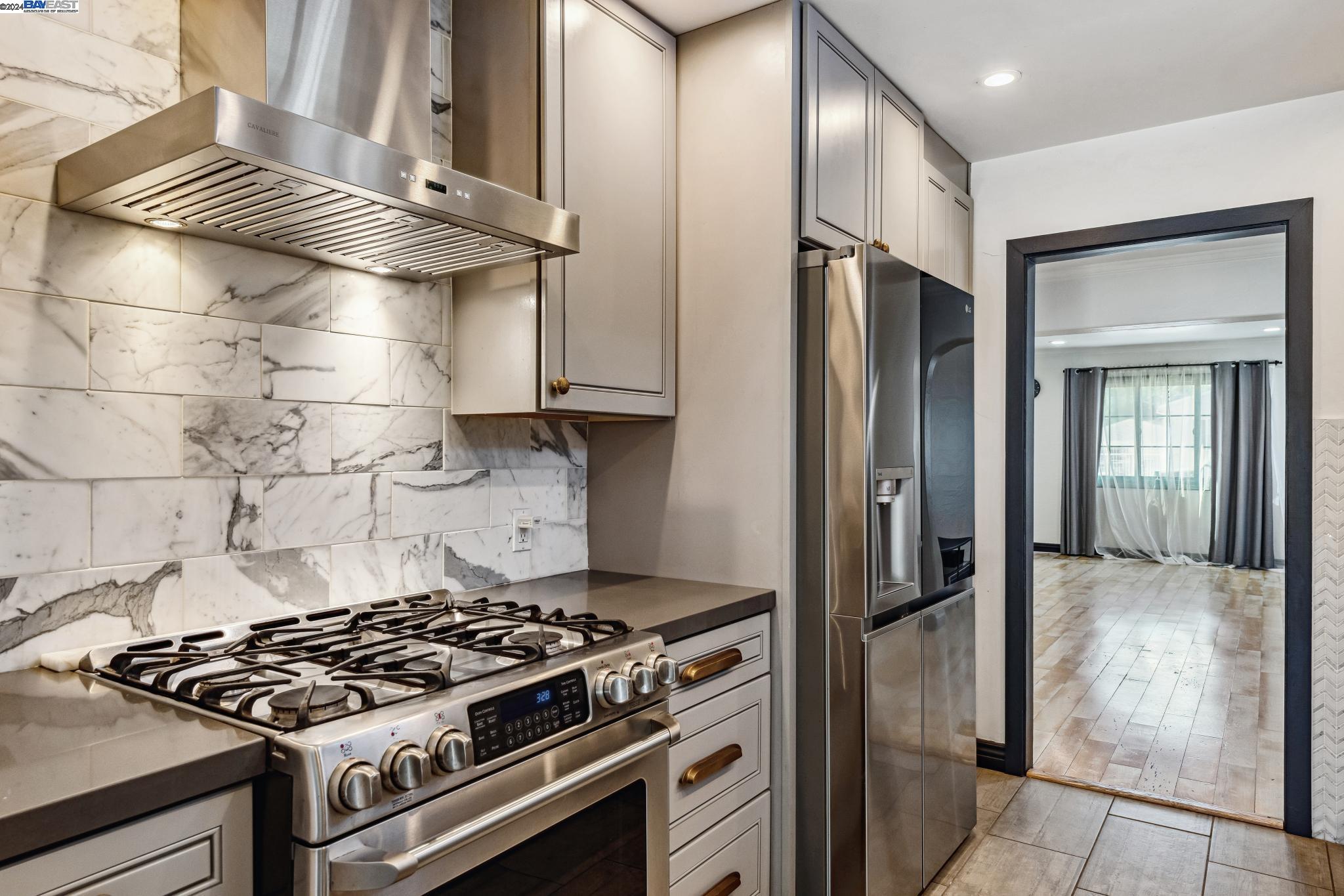 2750 106Th Ave, Oakland, California 94605, 2 Bedrooms Bedrooms, 5 Rooms Rooms,1 BathroomBathrooms,Residential,For Sale,2750 106Th Ave,41073050