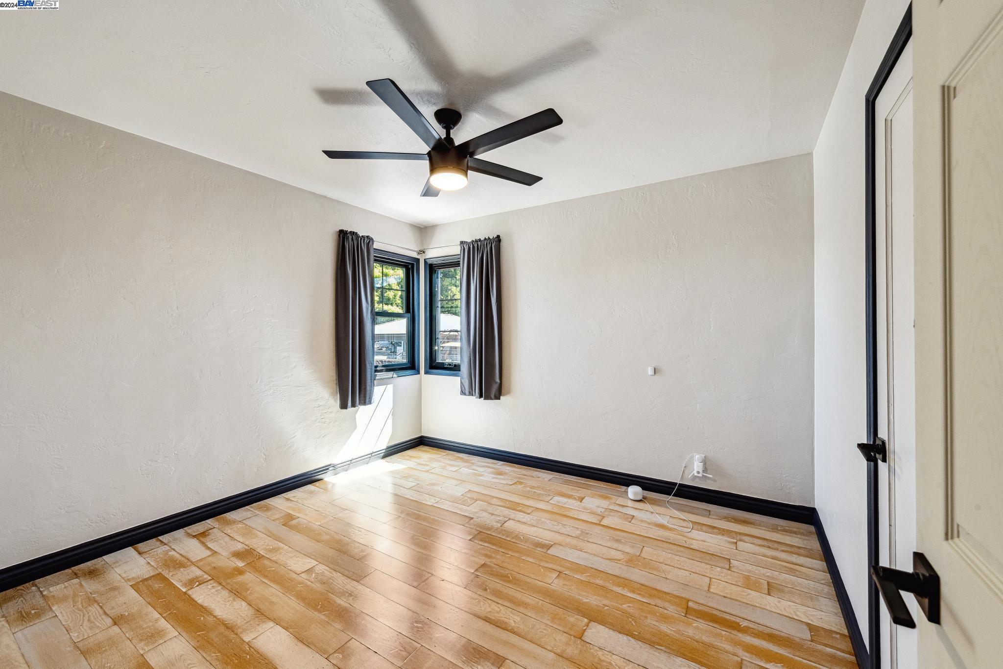 2750 106Th Ave, Oakland, California 94605, 2 Bedrooms Bedrooms, 5 Rooms Rooms,1 BathroomBathrooms,Residential,For Sale,2750 106Th Ave,41073050