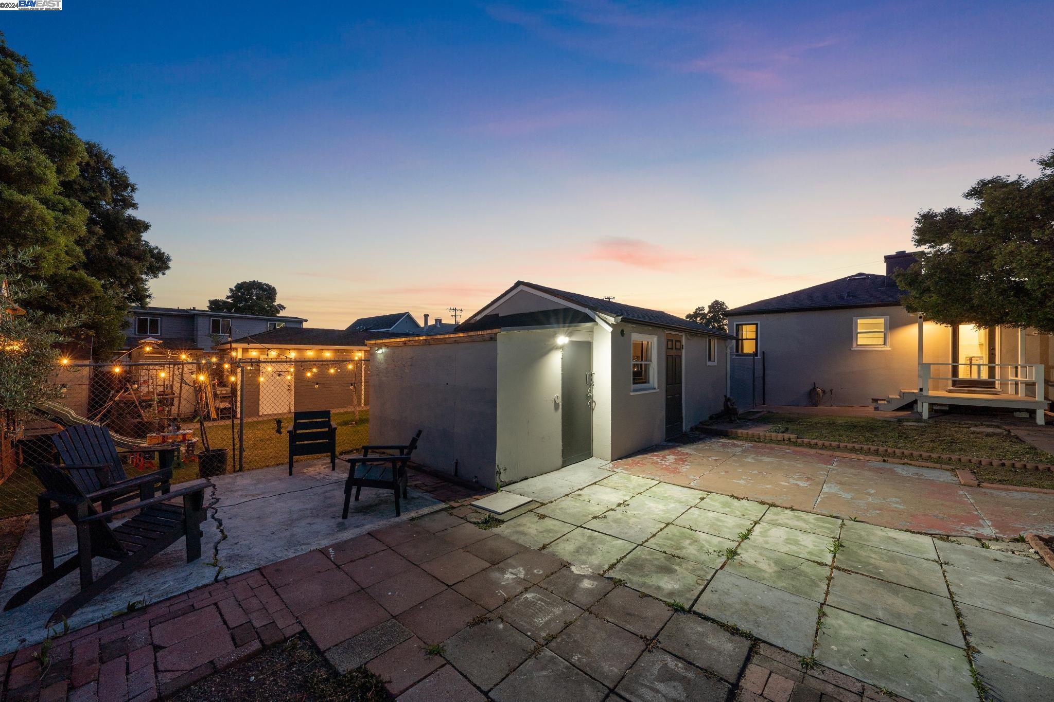 2750 106Th Ave, Oakland, California 94605, 2 Bedrooms Bedrooms, 5 Rooms Rooms,1 BathroomBathrooms,Residential,For Sale,2750 106Th Ave,41073050