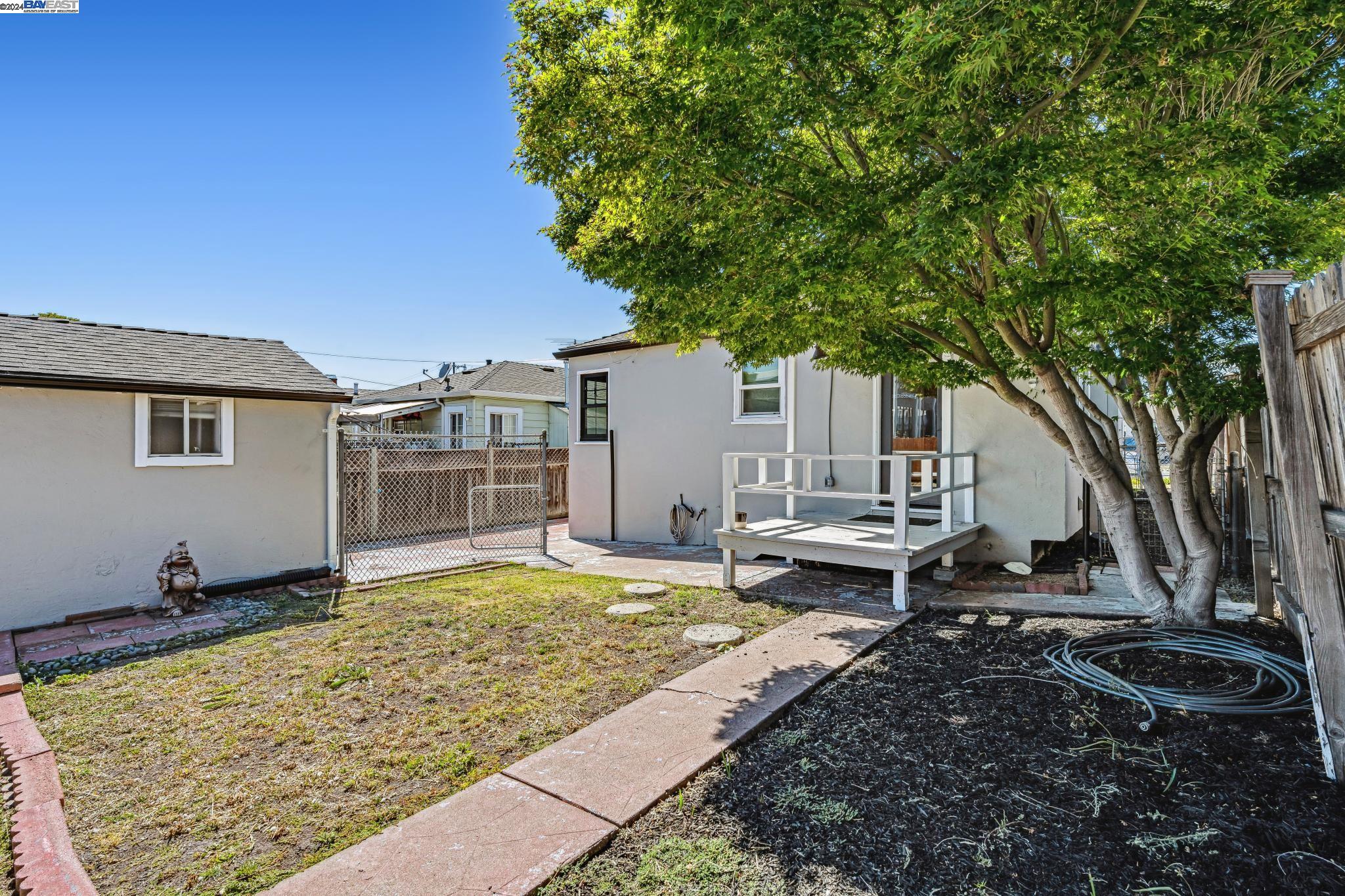 2750 106Th Ave, Oakland, California 94605, 2 Bedrooms Bedrooms, 5 Rooms Rooms,1 BathroomBathrooms,Residential,For Sale,2750 106Th Ave,41073050