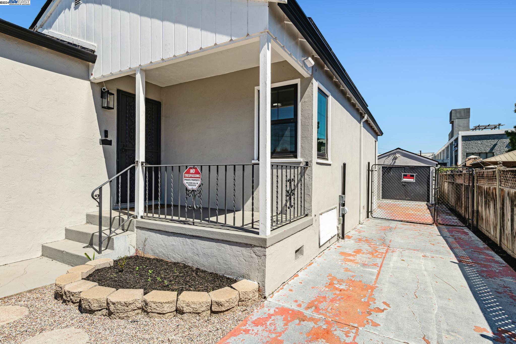 2750 106Th Ave, Oakland, California 94605, 2 Bedrooms Bedrooms, 5 Rooms Rooms,1 BathroomBathrooms,Residential,For Sale,2750 106Th Ave,41073050