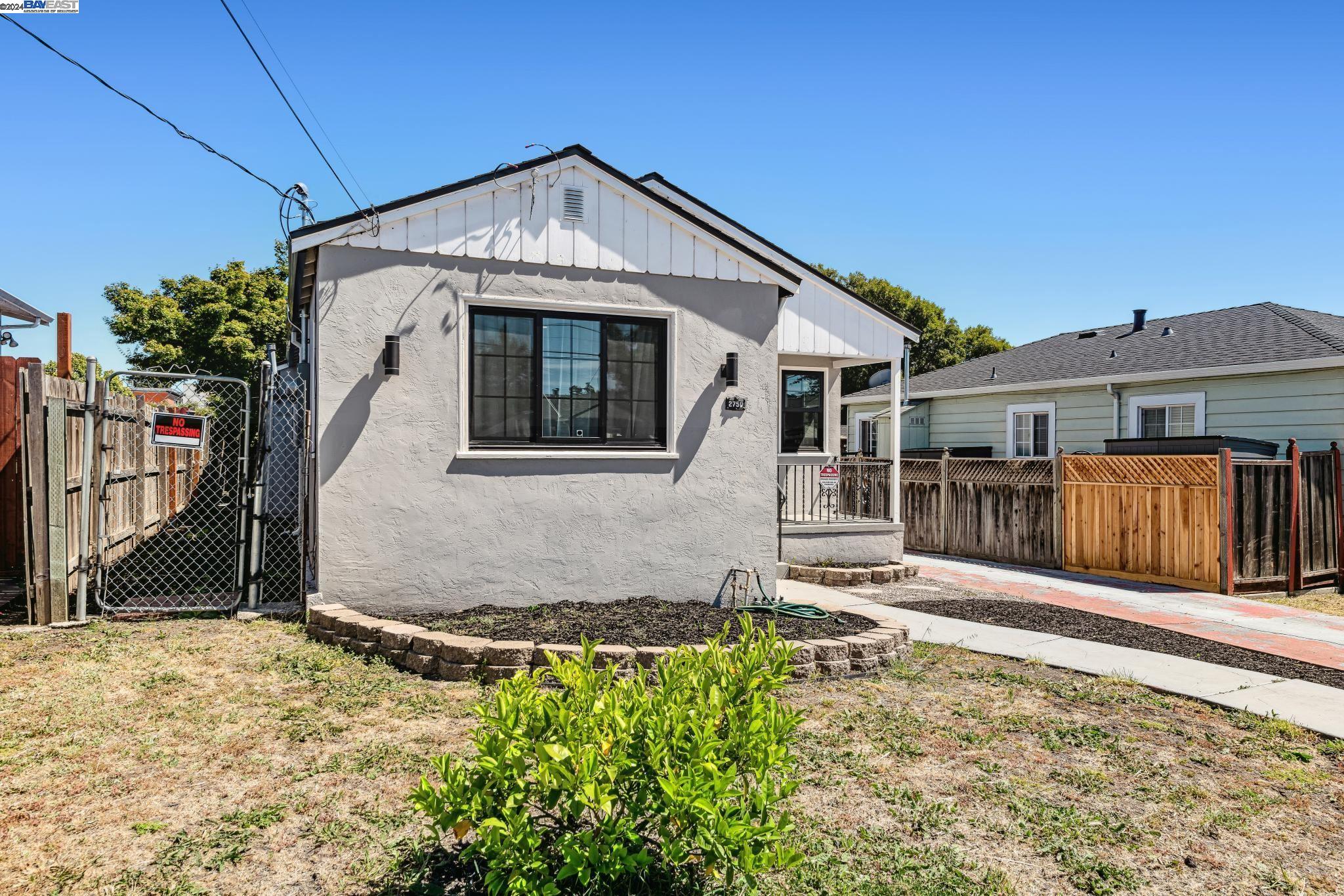 2750 106Th Ave, Oakland, California 94605, 2 Bedrooms Bedrooms, 5 Rooms Rooms,1 BathroomBathrooms,Residential,For Sale,2750 106Th Ave,41073050