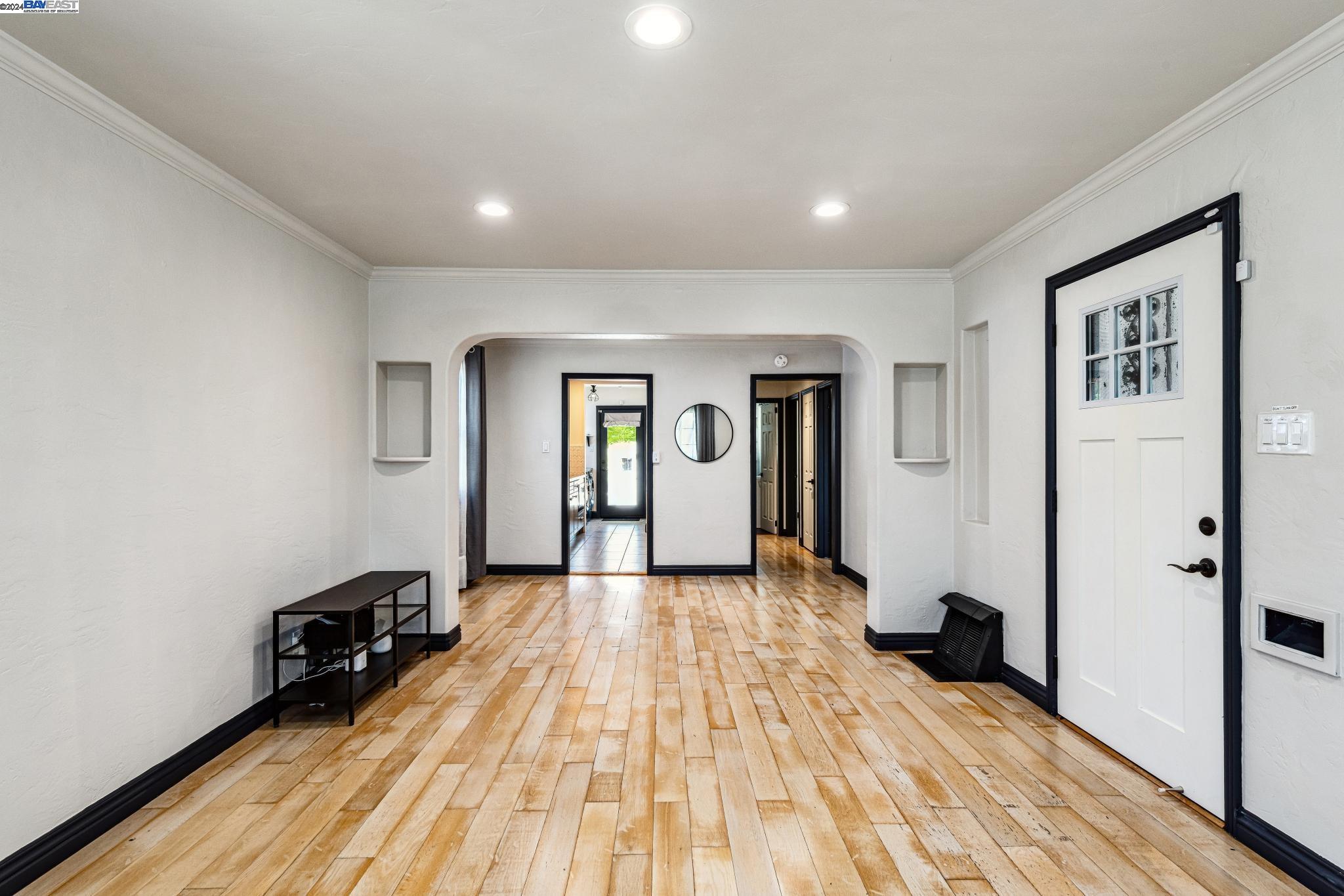 2750 106Th Ave, Oakland, California 94605, 2 Bedrooms Bedrooms, 5 Rooms Rooms,1 BathroomBathrooms,Residential,For Sale,2750 106Th Ave,41073050