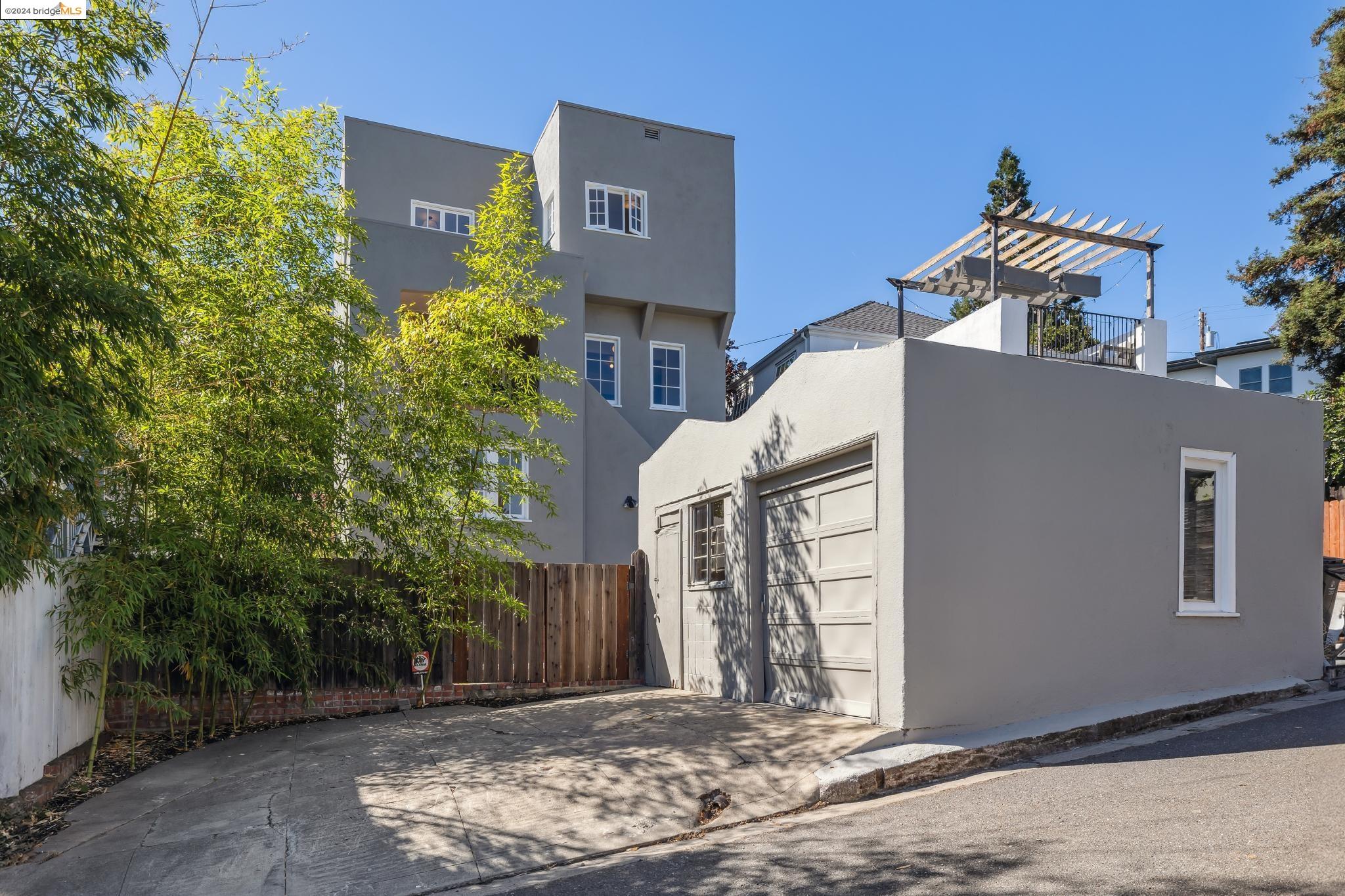 1070 Winsor Ave