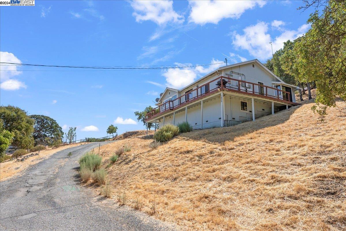 Detail Gallery Image 9 of 59 For 1635 Lower Trail Rd, Clayton,  CA 94517 - 3 Beds | 2/1 Baths