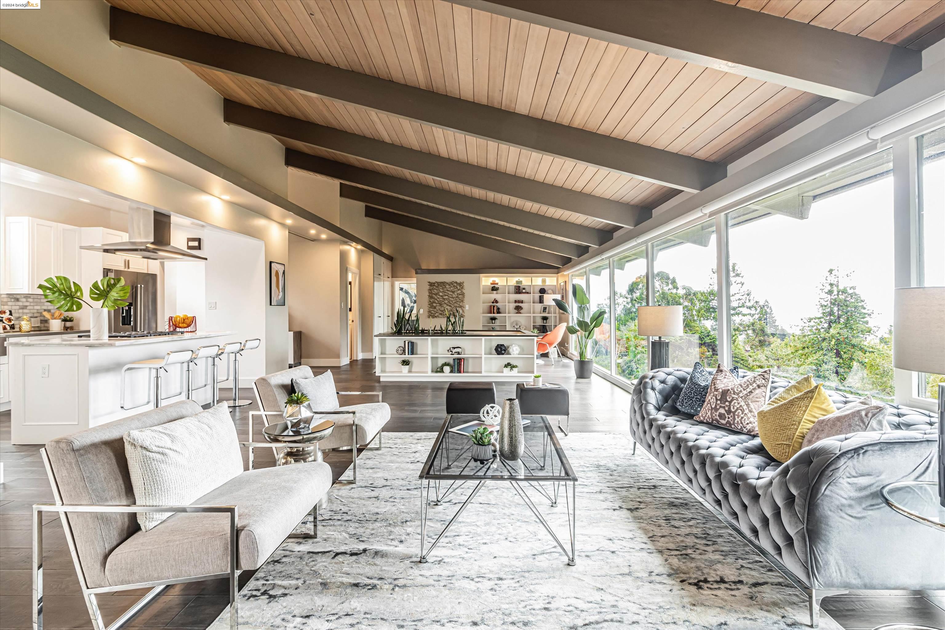 Detail Gallery Image 1 of 1 For 5555 La Salle Ave, Oakland,  CA 94611-3240 - 5 Beds | 3 Baths