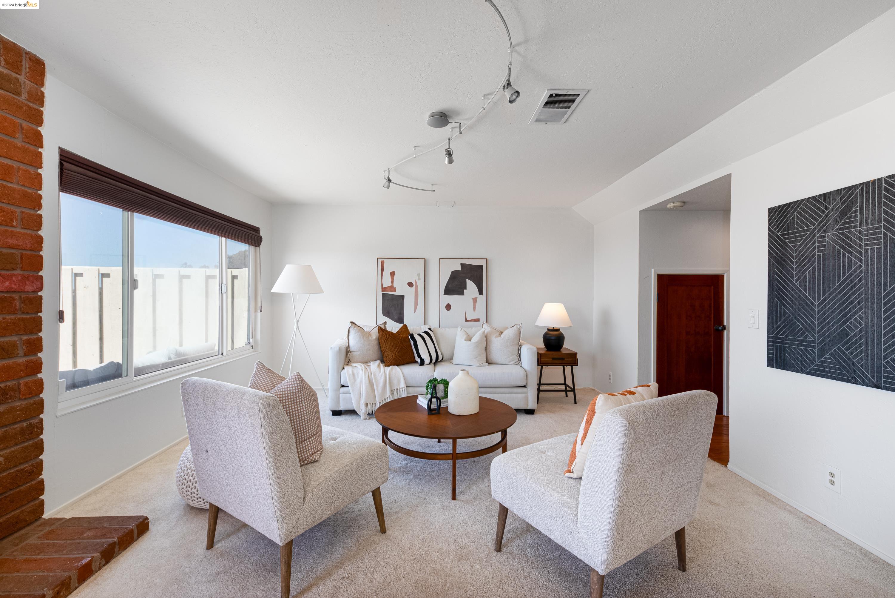 Photo #5: 41073135 Listing 