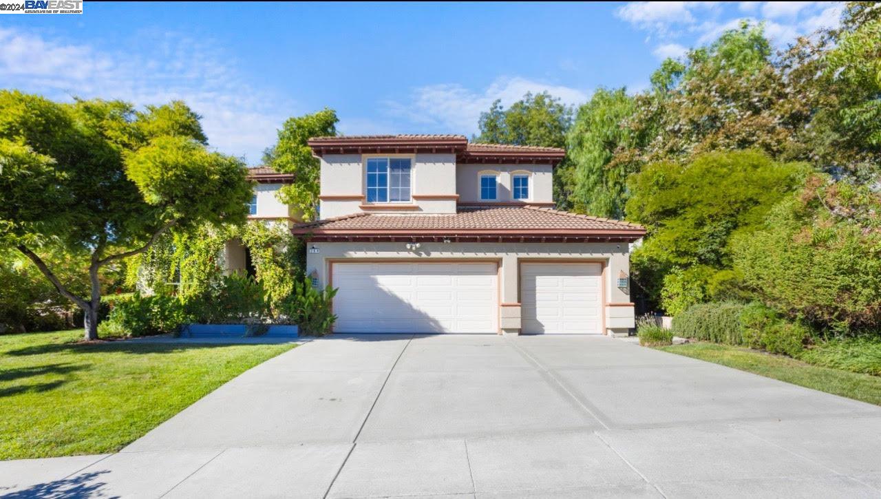 Detail Gallery Image 1 of 1 For 360 Lower Vintners Circle, Fremont,  CA 94539 - 5 Beds | 3/1 Baths