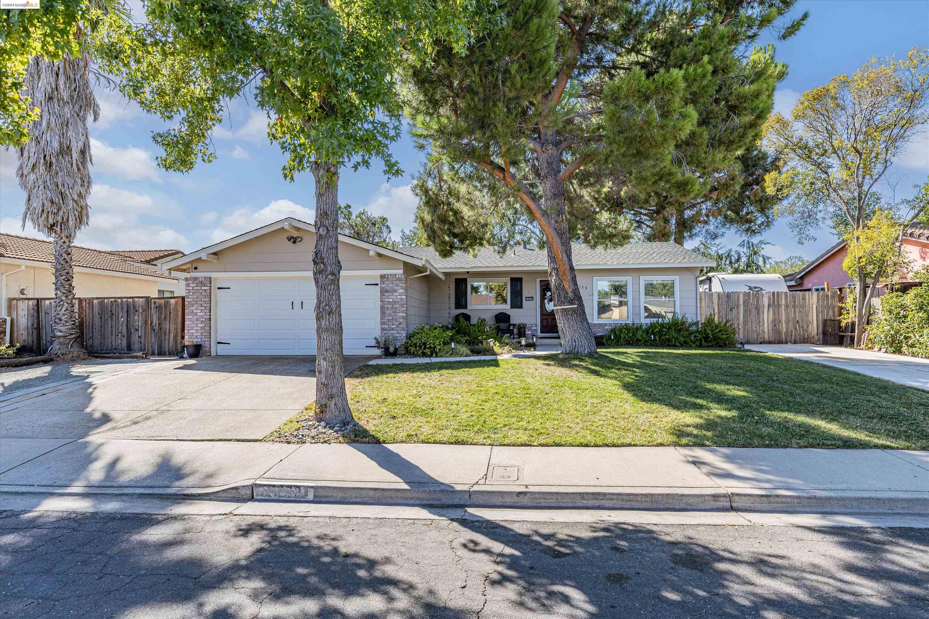 Detail Gallery Image 1 of 1 For 4153 Sandra Cir, Pittsburg,  CA 94565 - 4 Beds | 2 Baths