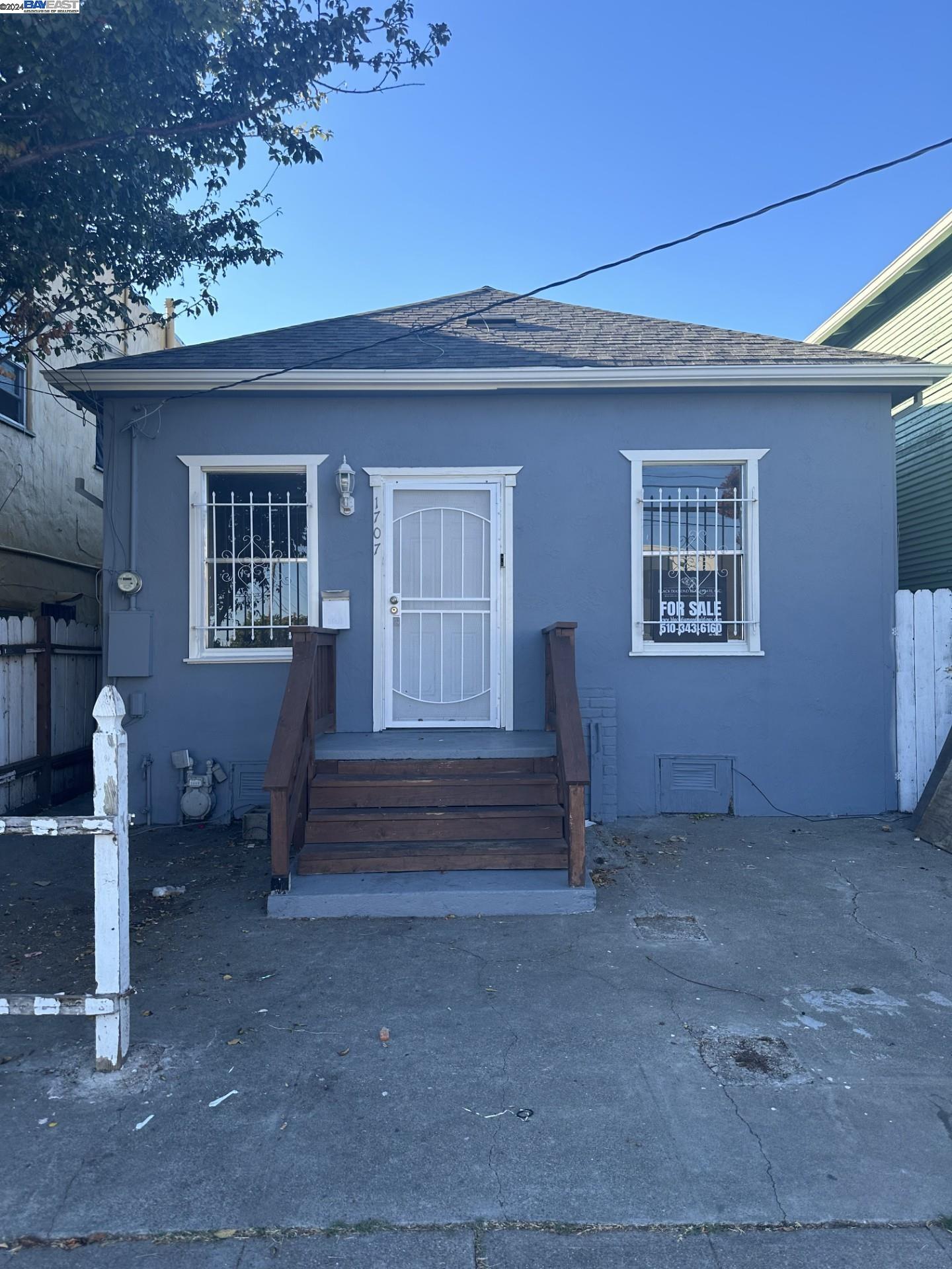 Detail Gallery Image 1 of 1 For 1707 E 62nd Ave, Oakland,  CA 94621 - 2 Beds | 1 Baths