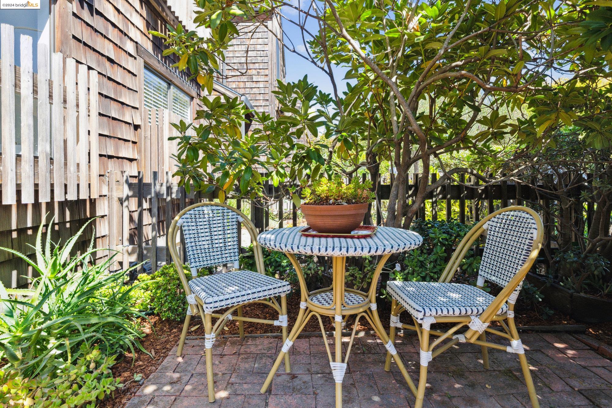 Photo #2: 41073223 Listing 