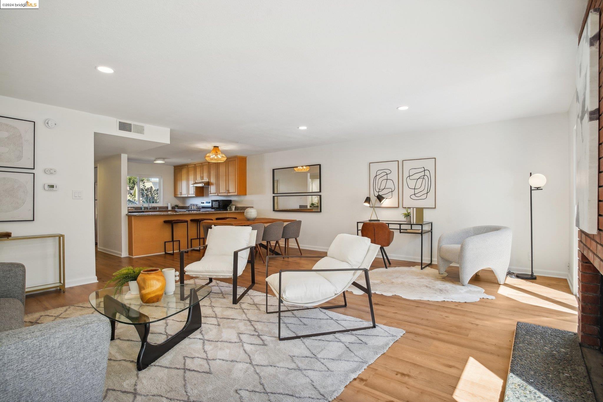 Photo #3: 41073233 Listing 