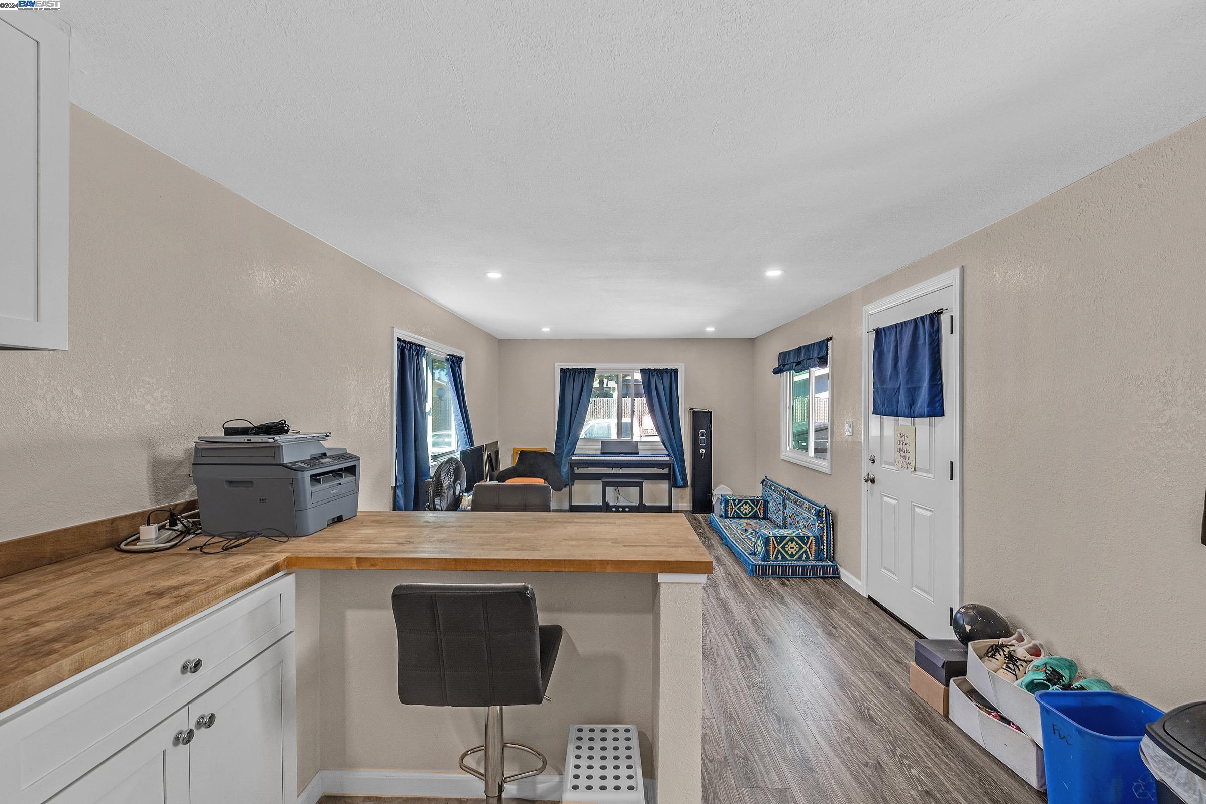 Detail Gallery Image 19 of 31 For 2399 E 14th St #12,  San Leandro,  CA 94577 - 1 Beds | 1 Baths