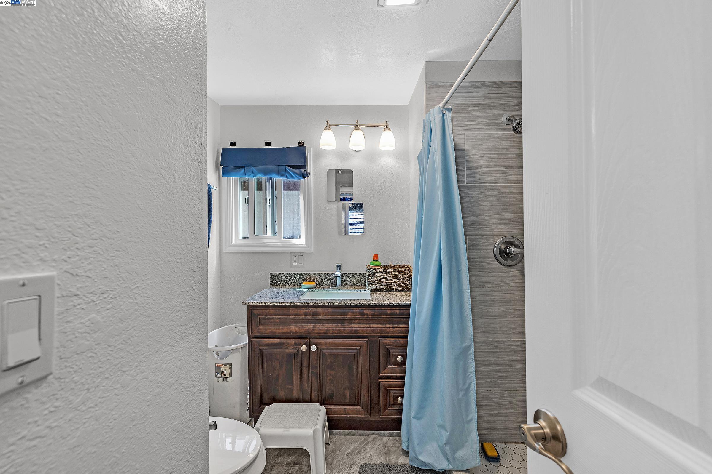 Detail Gallery Image 21 of 31 For 2399 E 14th St #12,  San Leandro,  CA 94577 - 1 Beds | 1 Baths