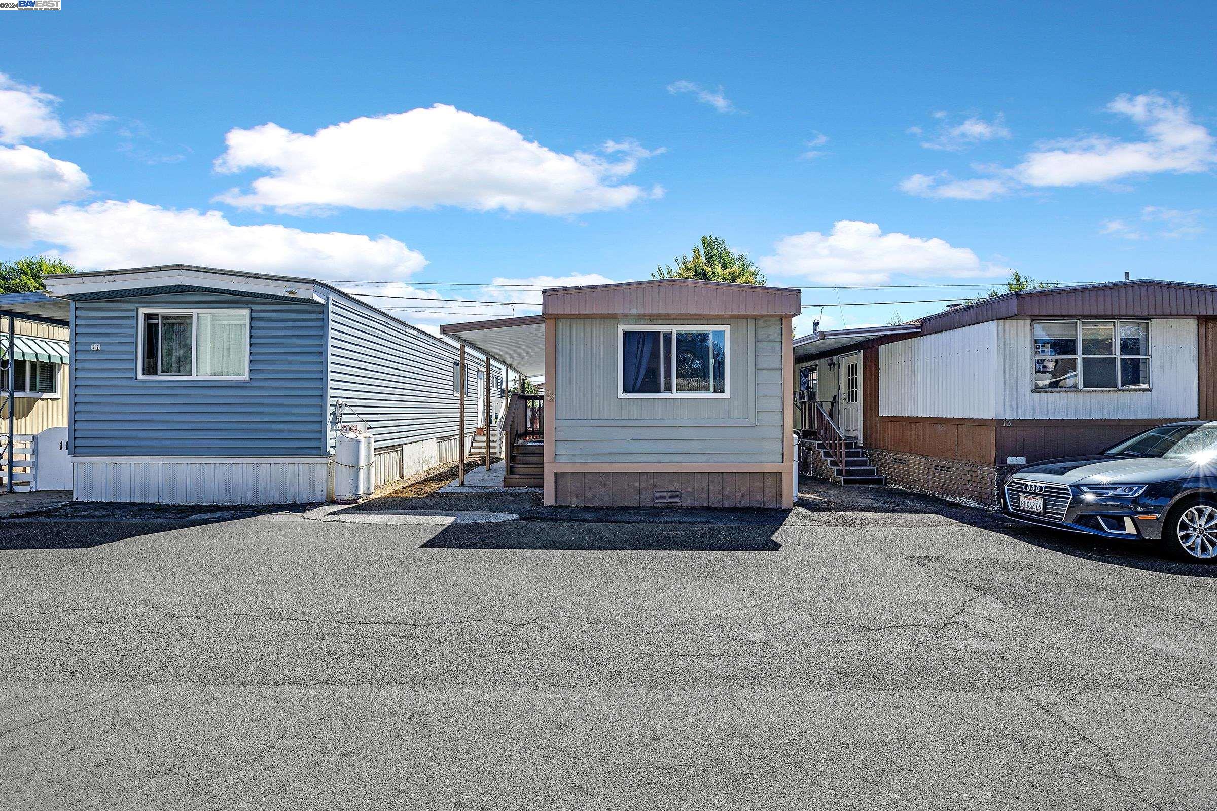 Detail Gallery Image 5 of 31 For 2399 E 14th St #12,  San Leandro,  CA 94577 - 1 Beds | 1 Baths