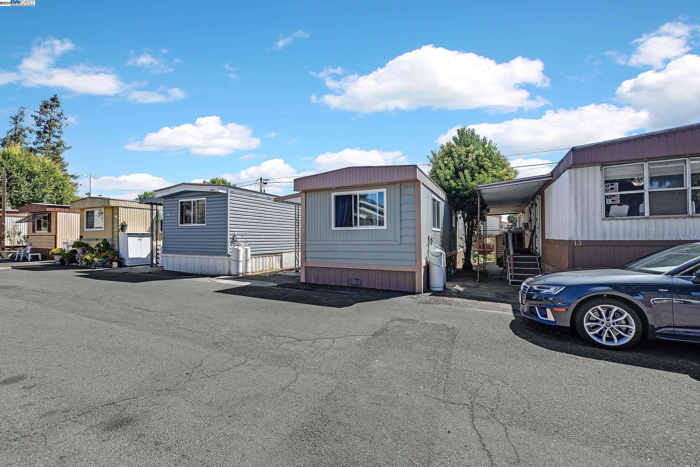 Detail Gallery Image 6 of 31 For 2399 E 14th St #12,  San Leandro,  CA 94577 - 1 Beds | 1 Baths