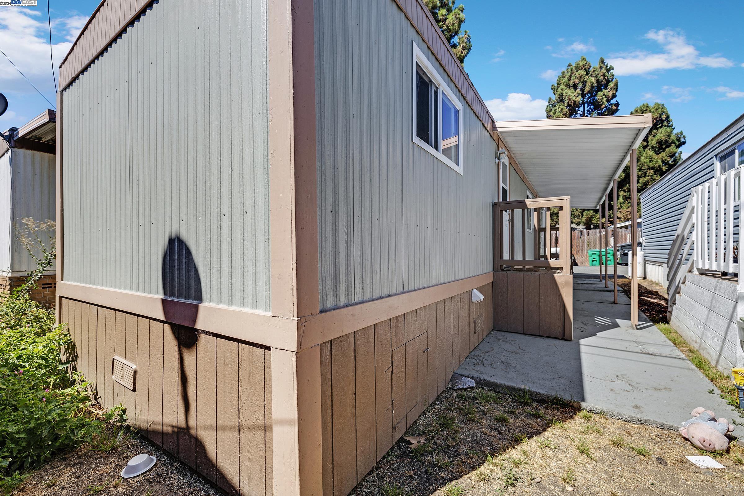 Detail Gallery Image 8 of 31 For 2399 E 14th St #12,  San Leandro,  CA 94577 - 1 Beds | 1 Baths