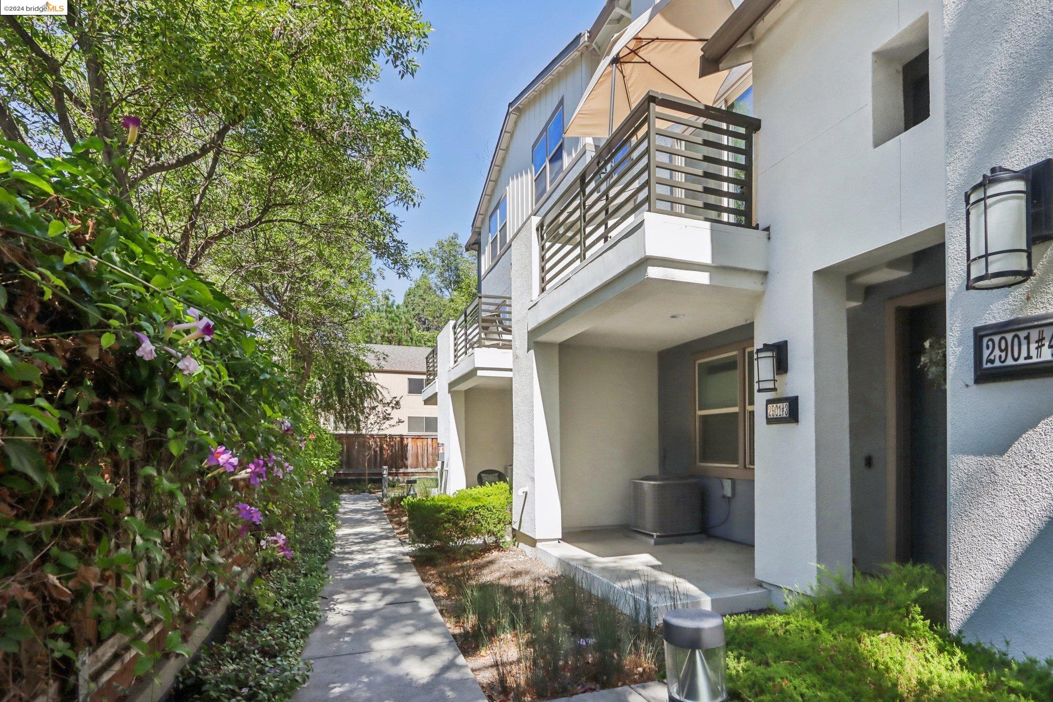 Detail Gallery Image 1 of 1 For 2901 via Roma Pl #2,  Santa Clara,  CA 95051 - 3 Beds | 3/1 Baths