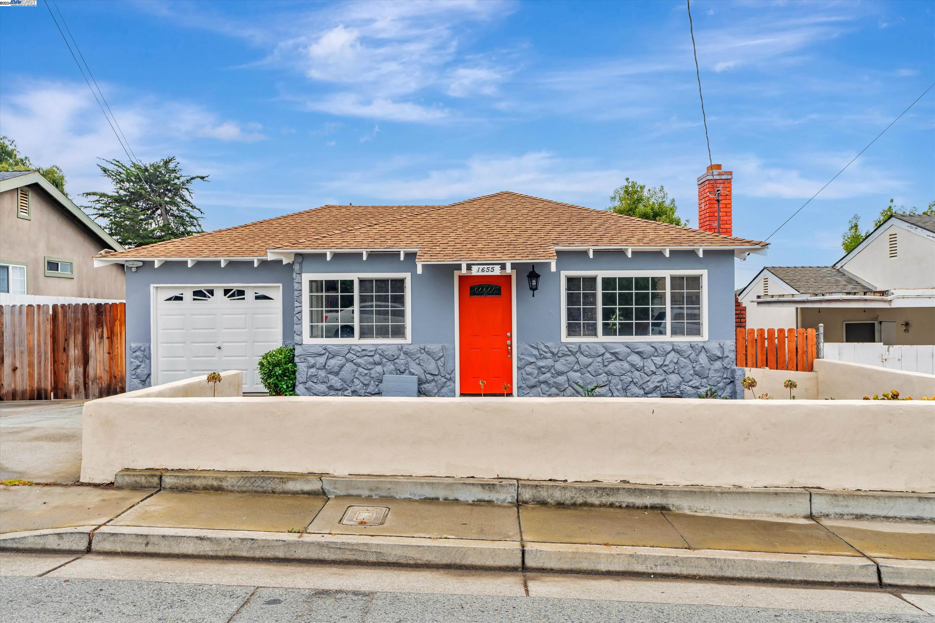 Detail Gallery Image 1 of 1 For 1655 Hilton St, Seaside,  CA 93955 - 3 Beds | 1/1 Baths